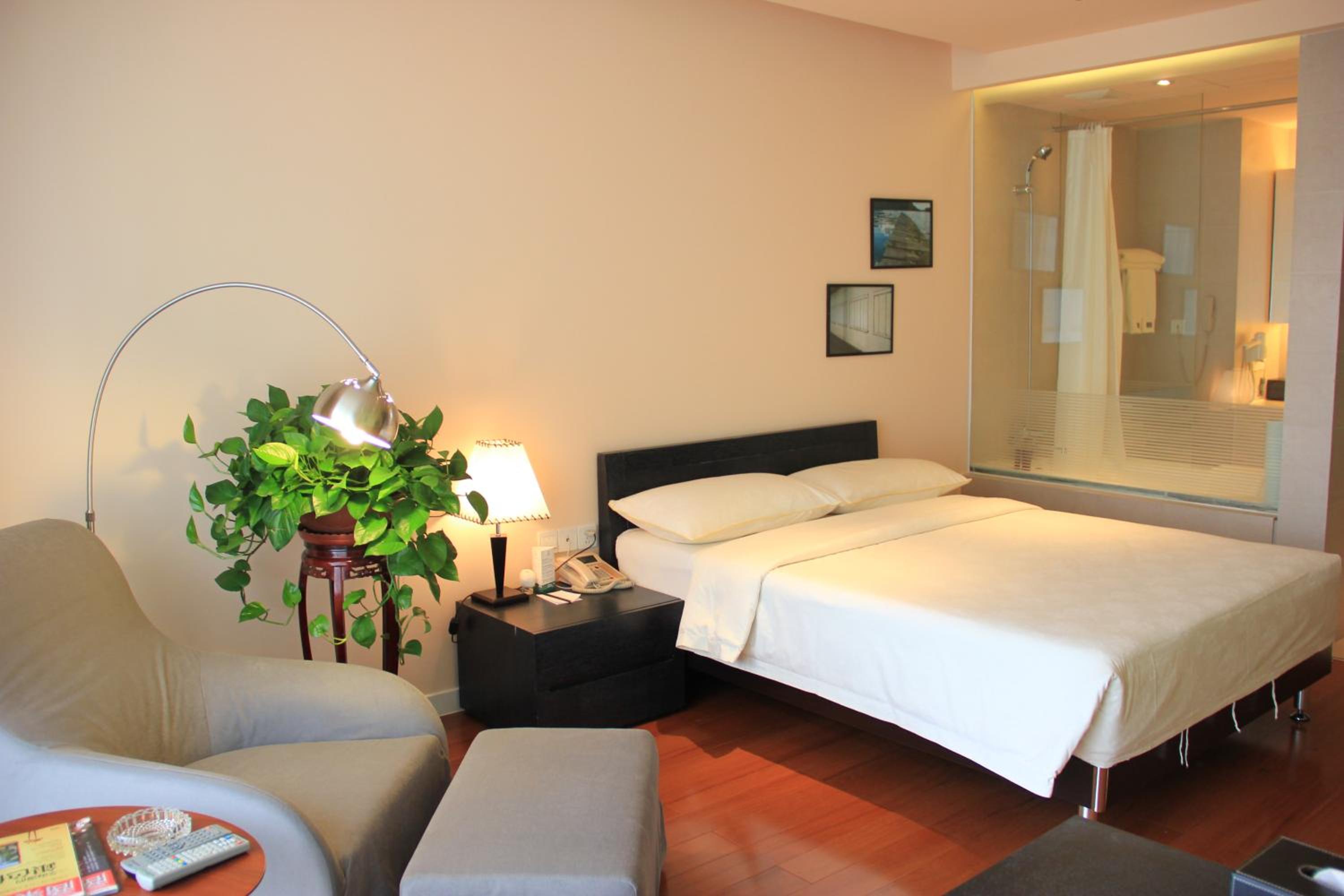 Business Standard Queen Room