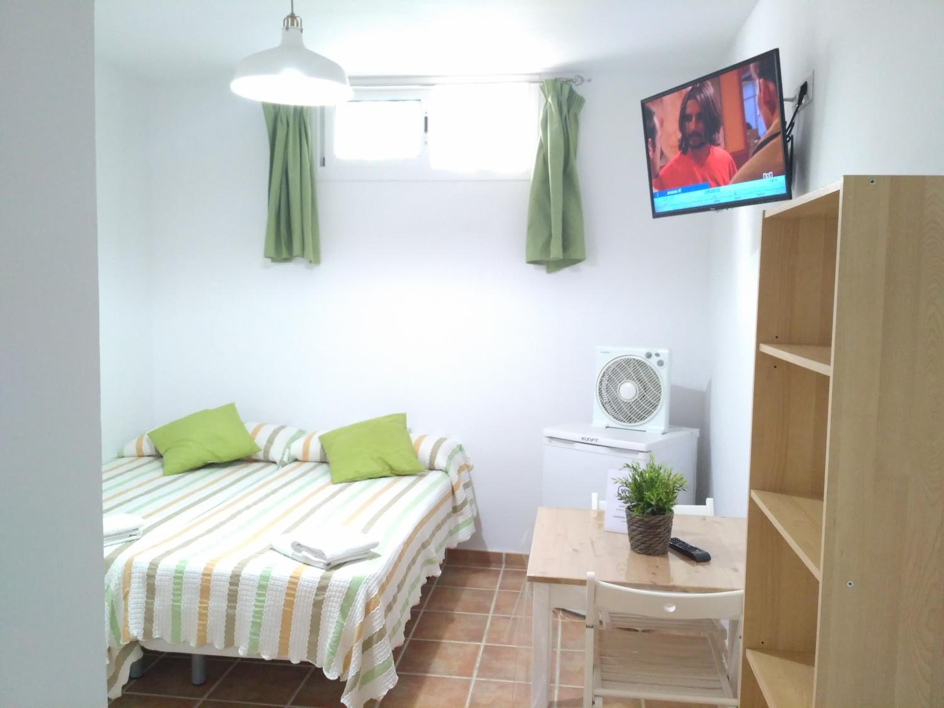 Double Room - Basement (without kitchen) - B2 - Photo 1