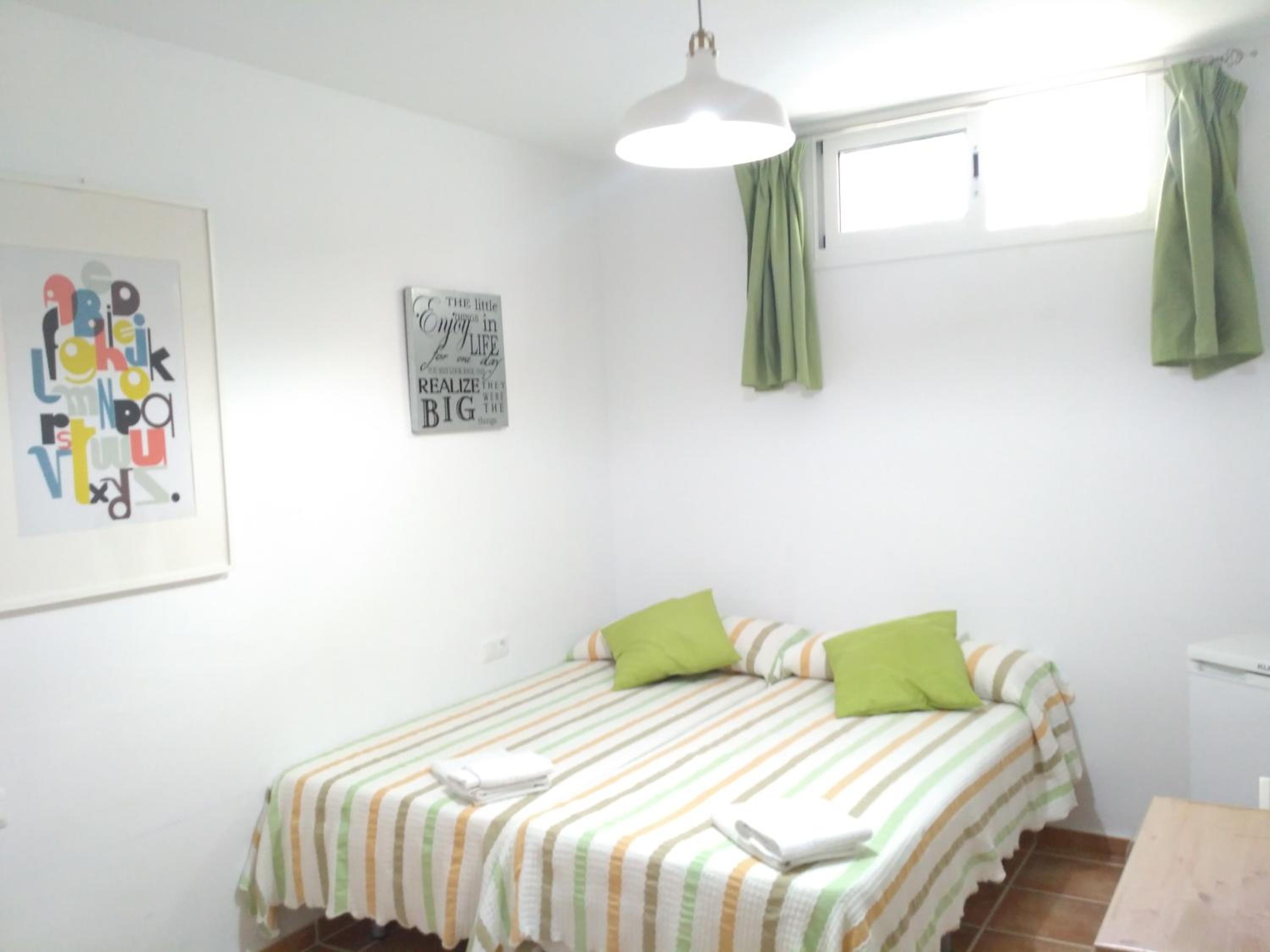 Double Room - Basement (without kitchen) - B2 - Photo 2