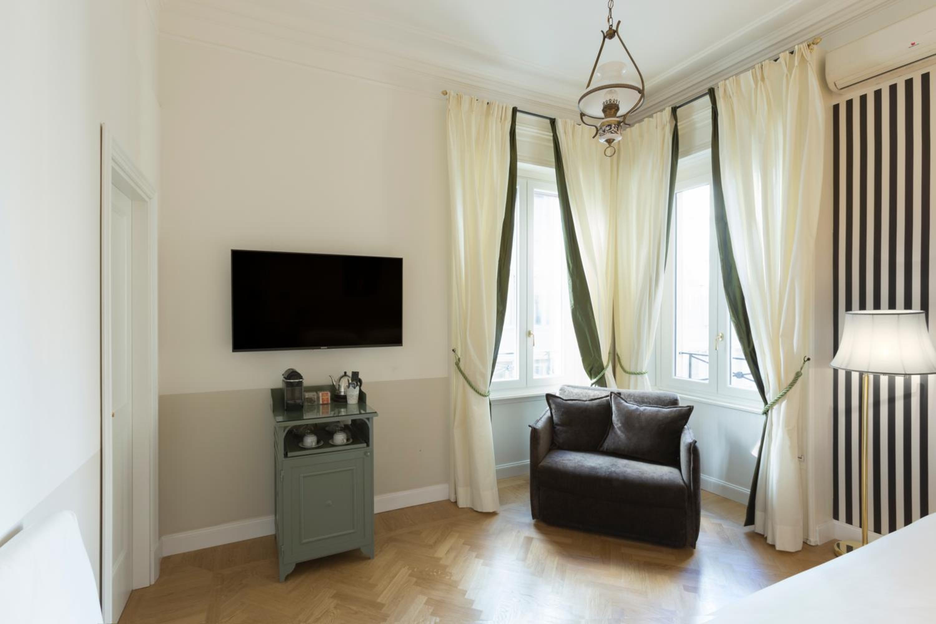 Superior Triple Room photo 2