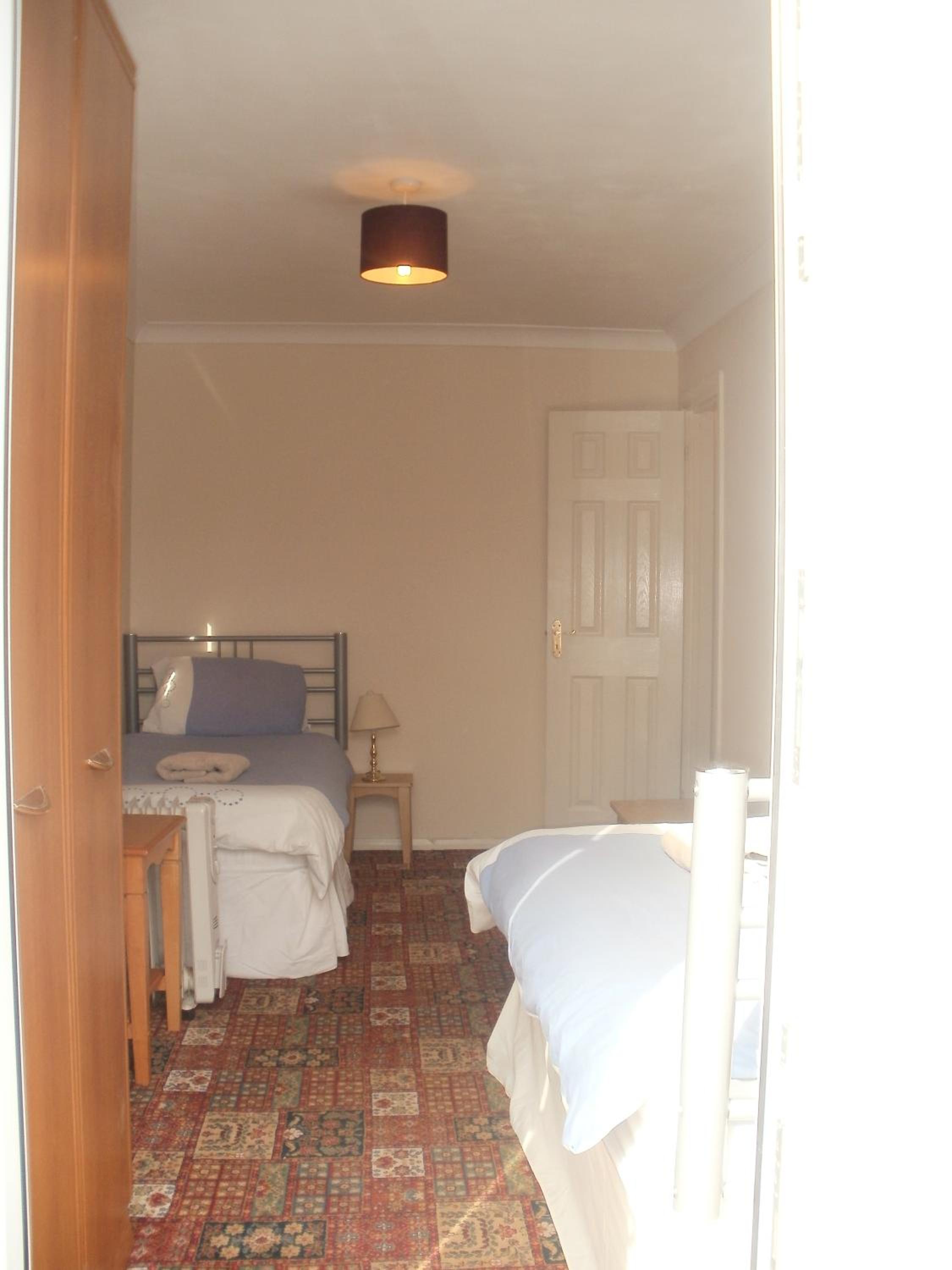 Single Room with Shared Bathroom photo 2