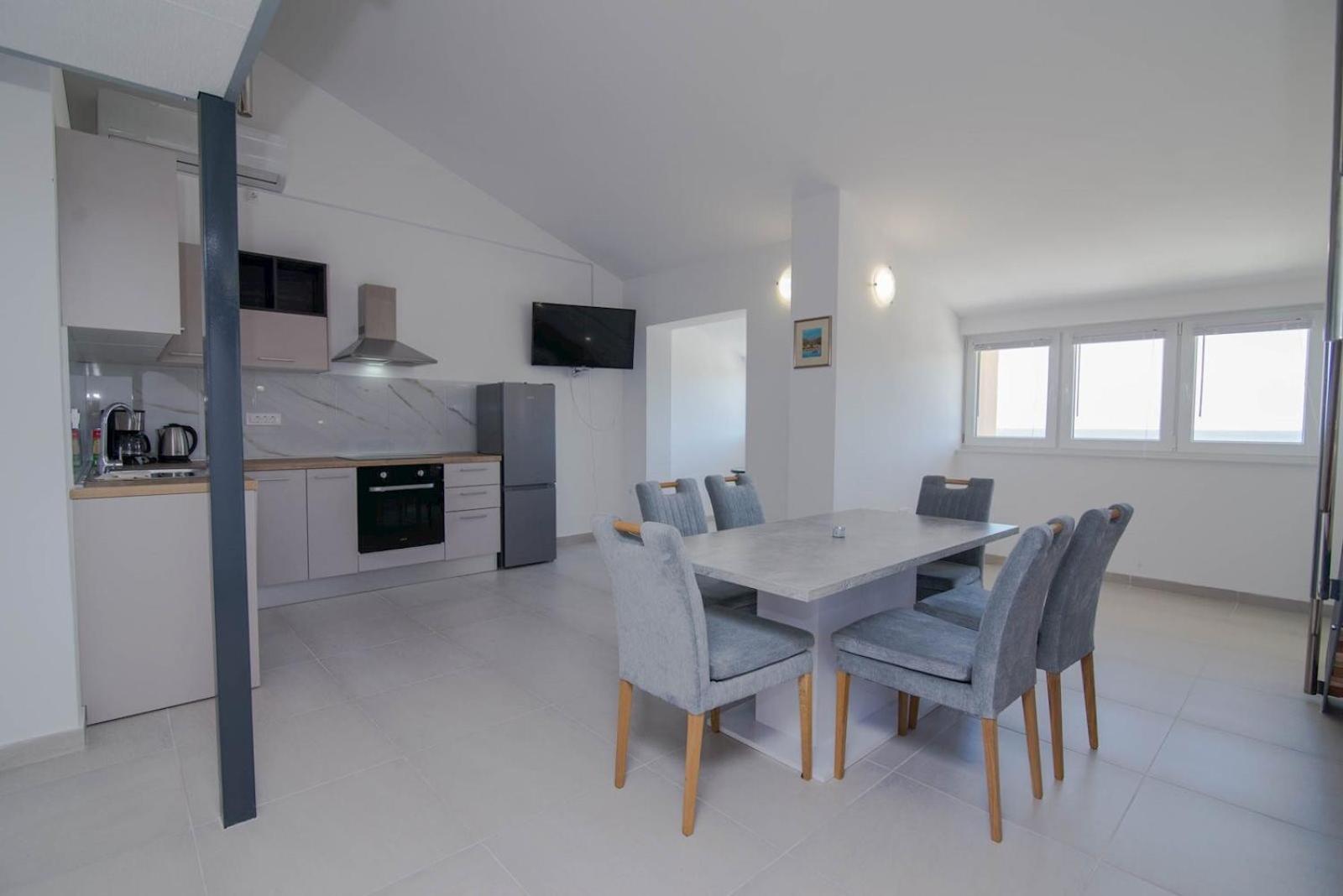 Apartment with Sea View