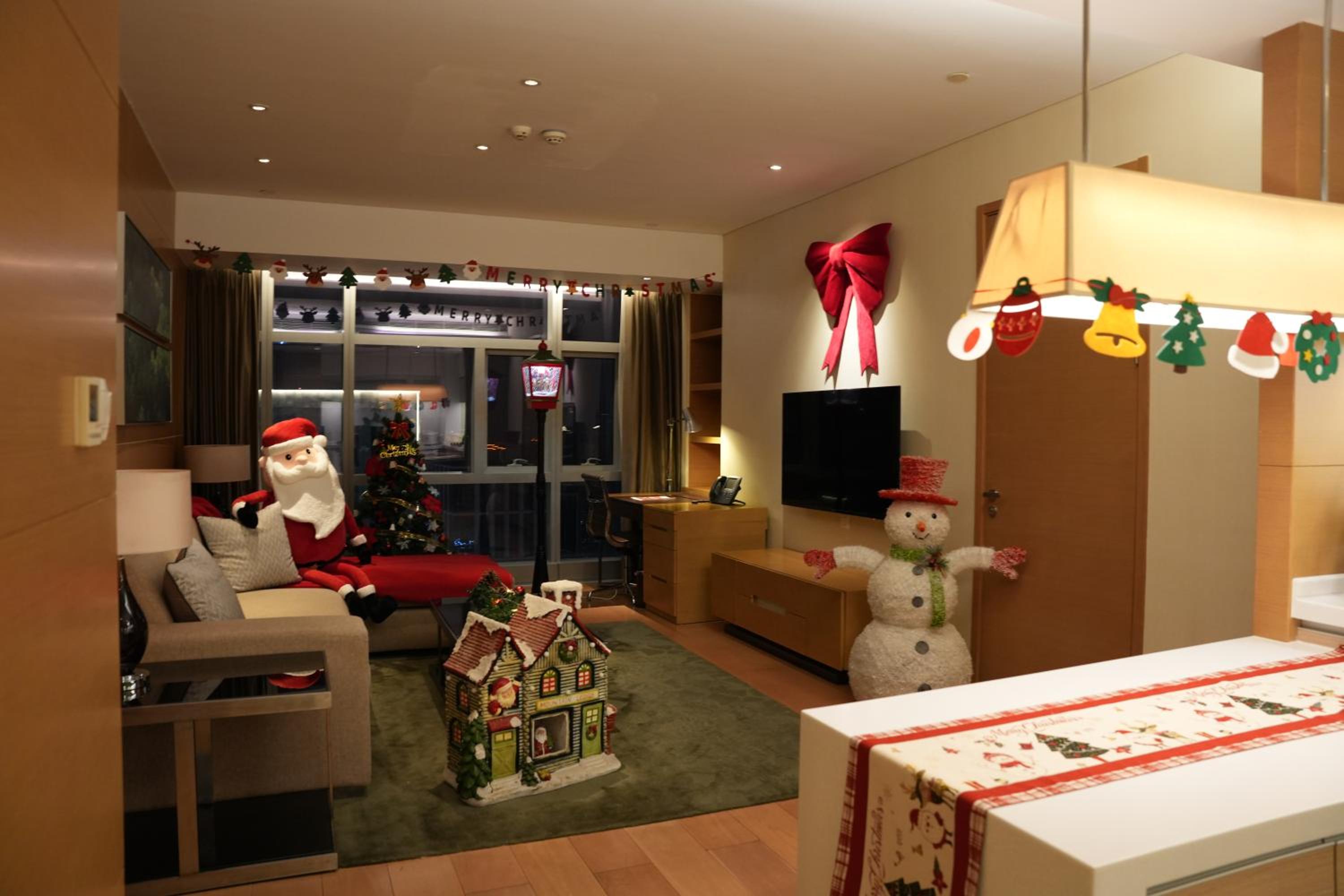 Christmas 1 Bedroom Suite