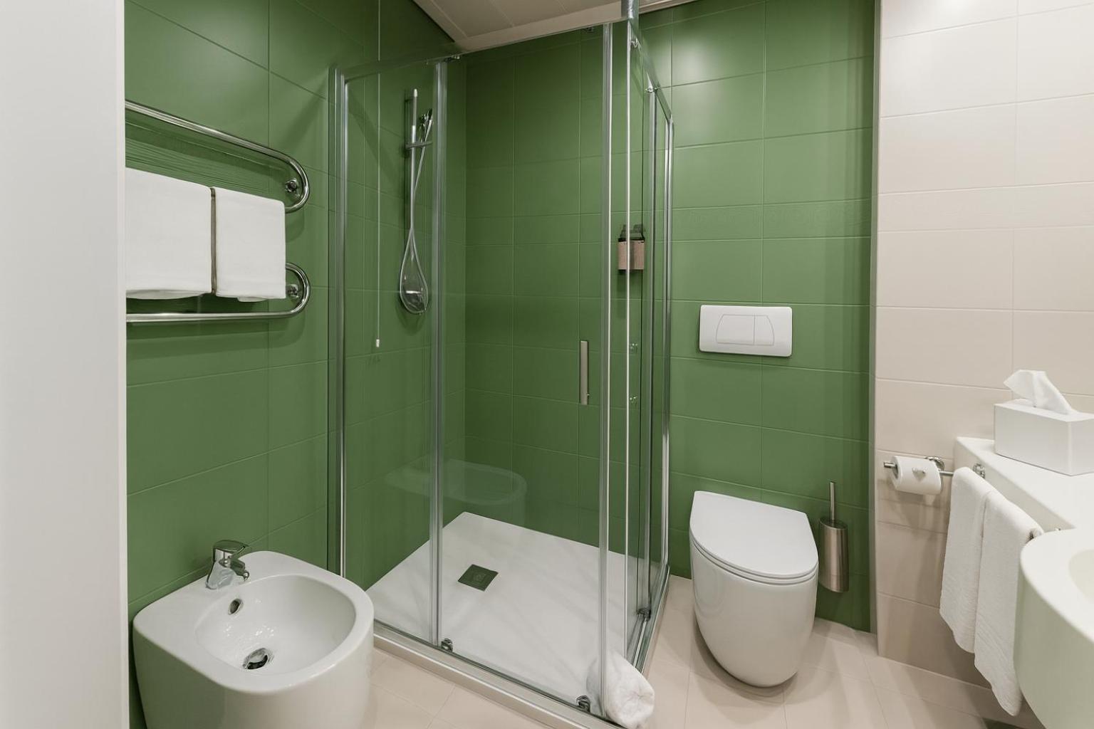 Basic Double or Twin Room - Photo 5