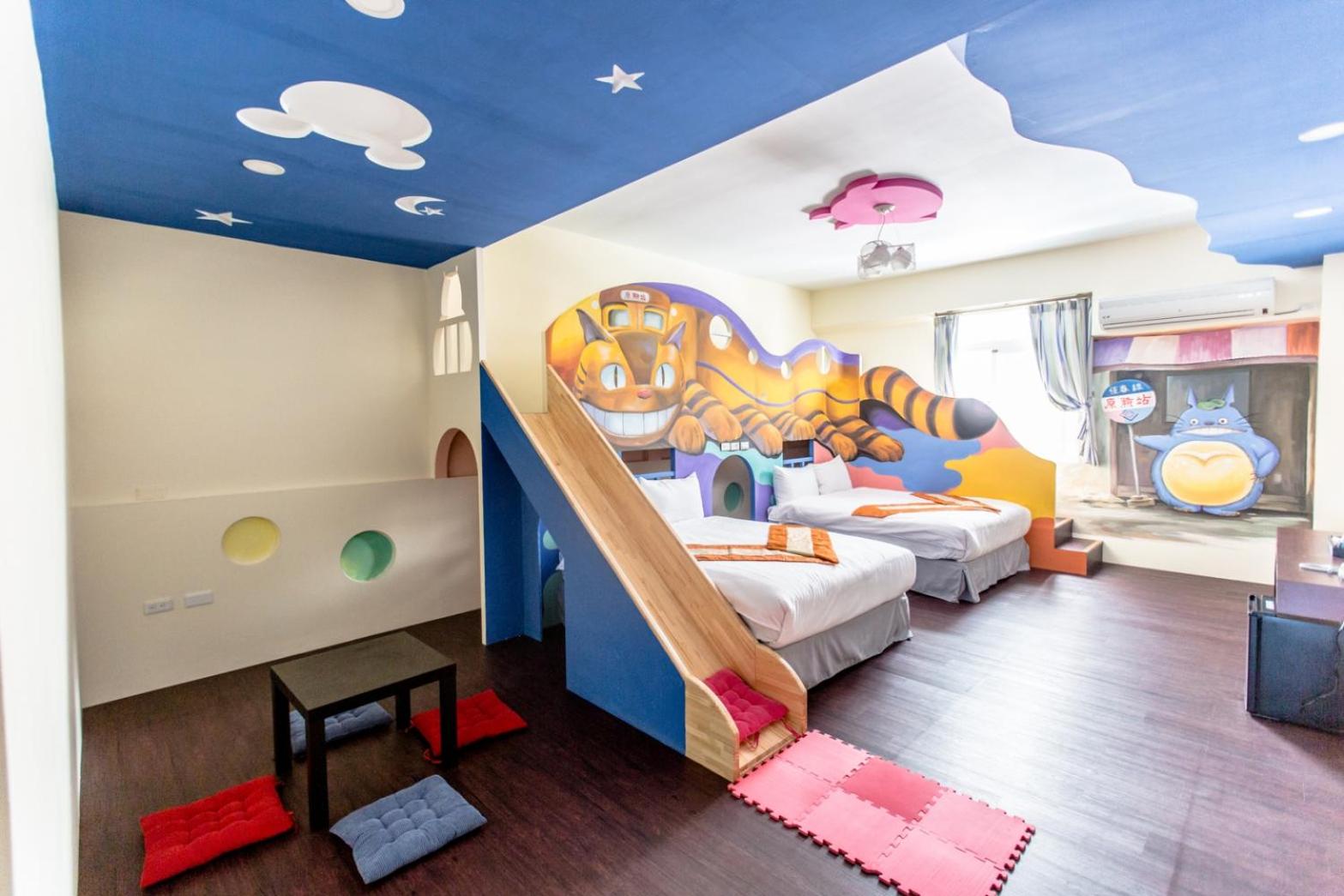 Deluxe Family Room with Bath