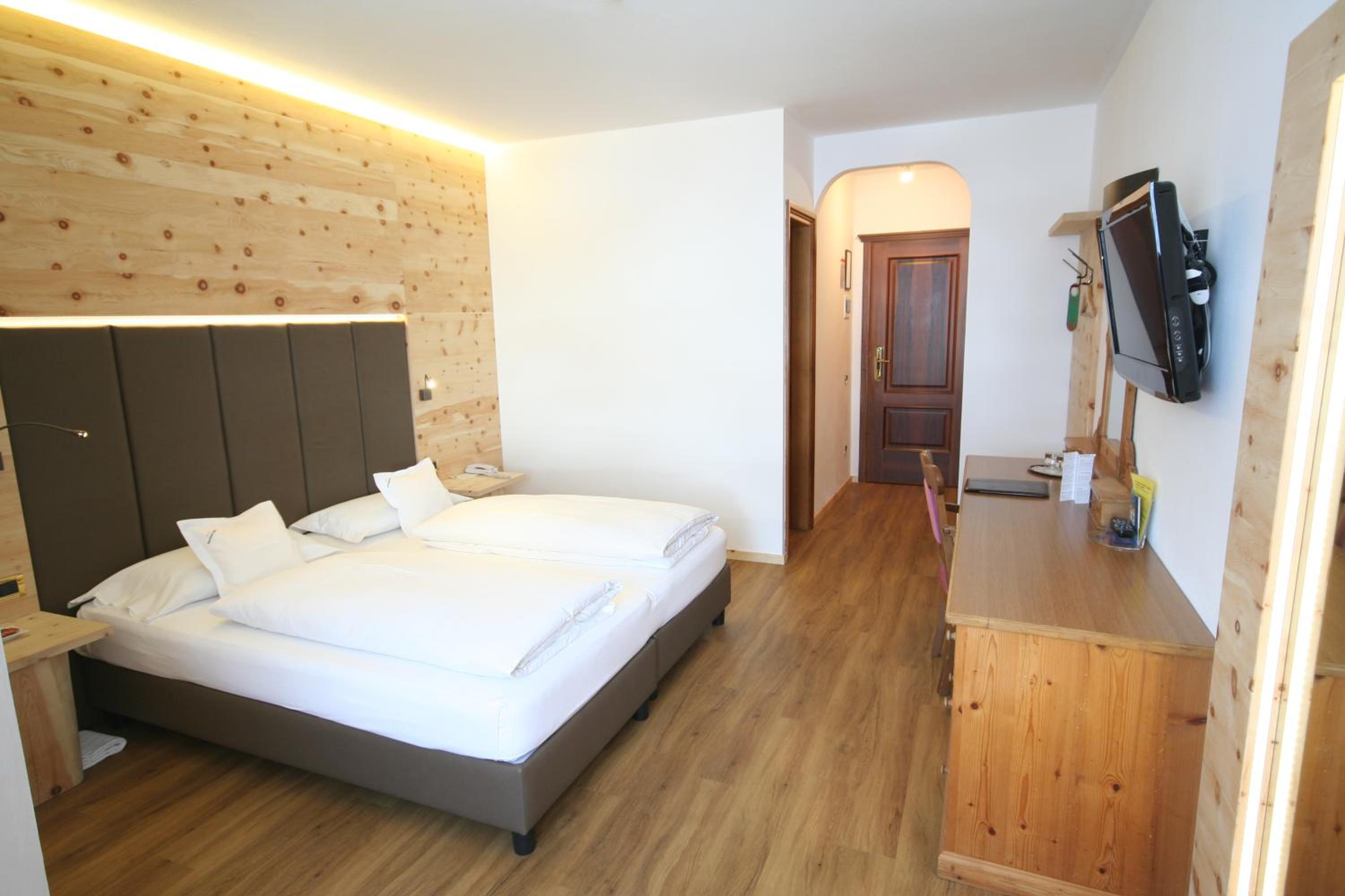 Standard Double or Twin Room with Balcony photo 1