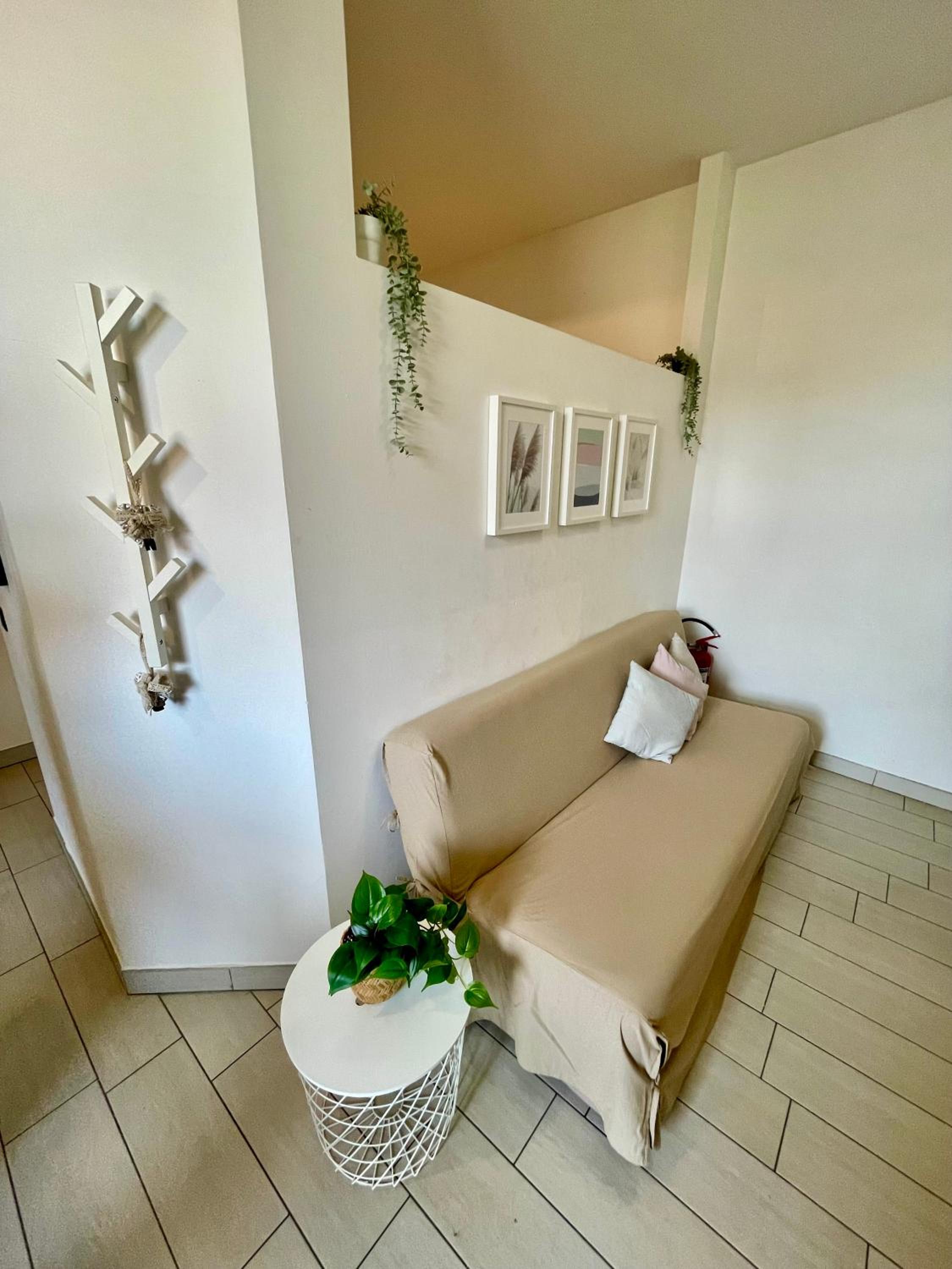 Studio Apartment with Balcony photo 1