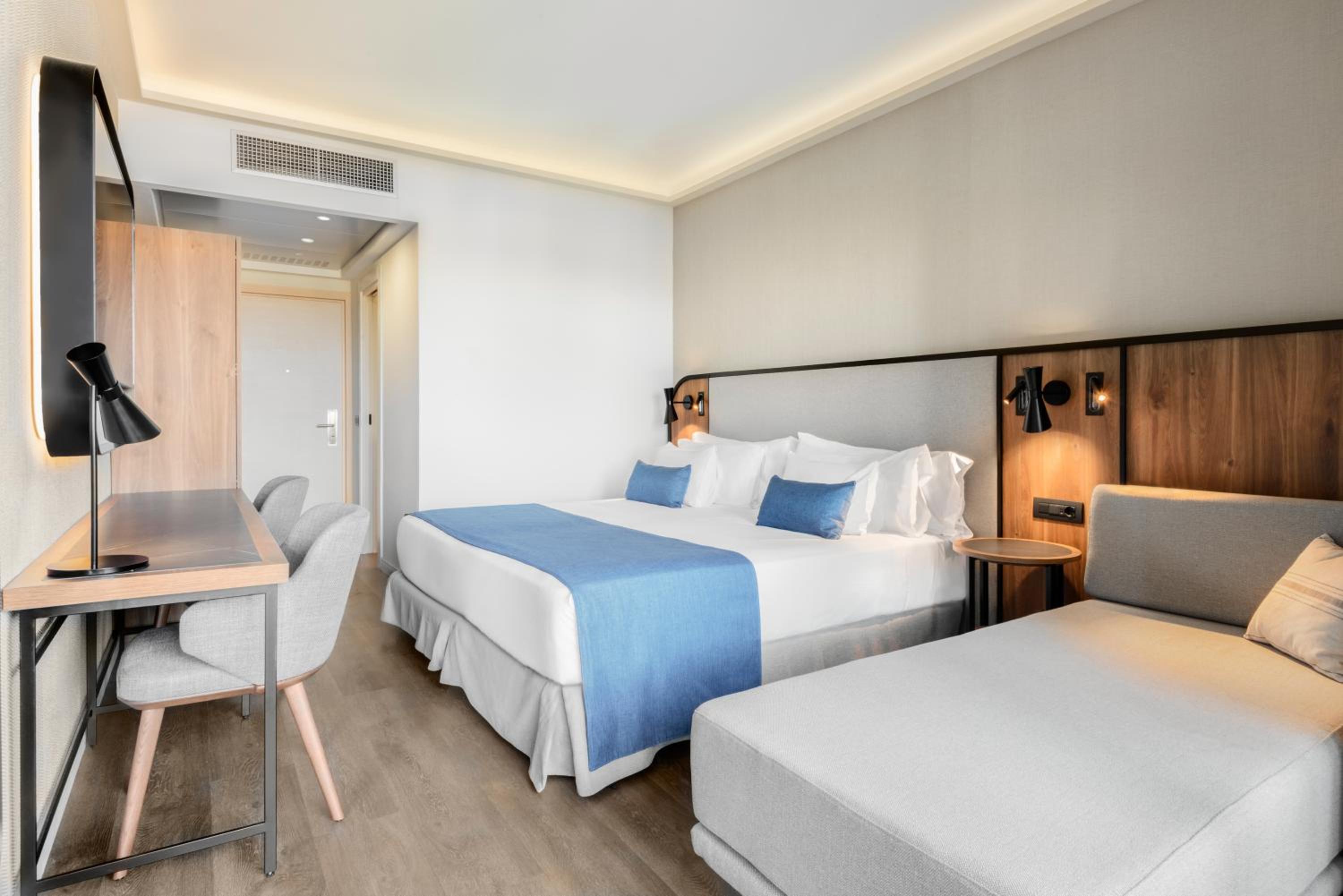 Deluxe Double or Twin Room photo 1