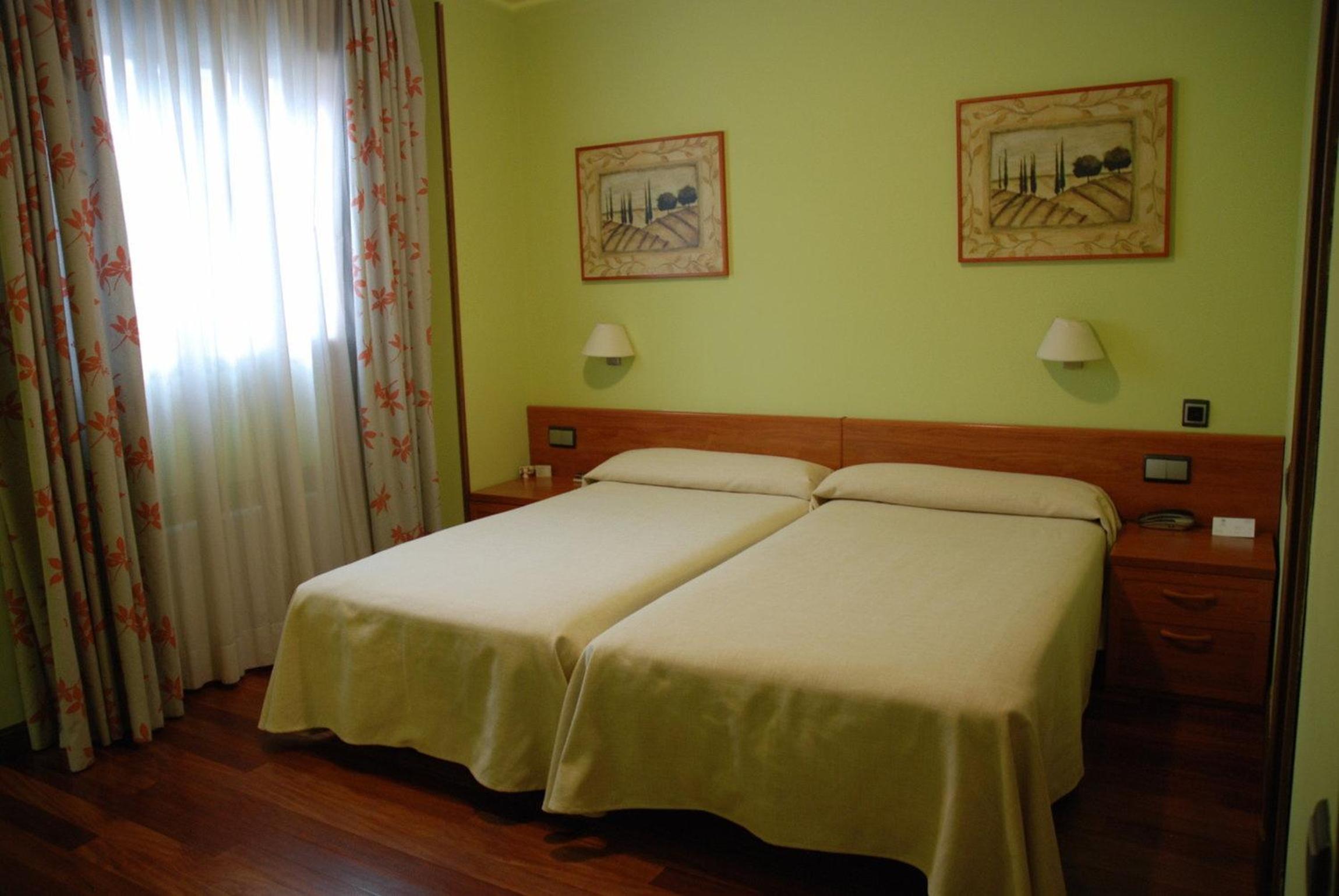 Double Room - Photo 3