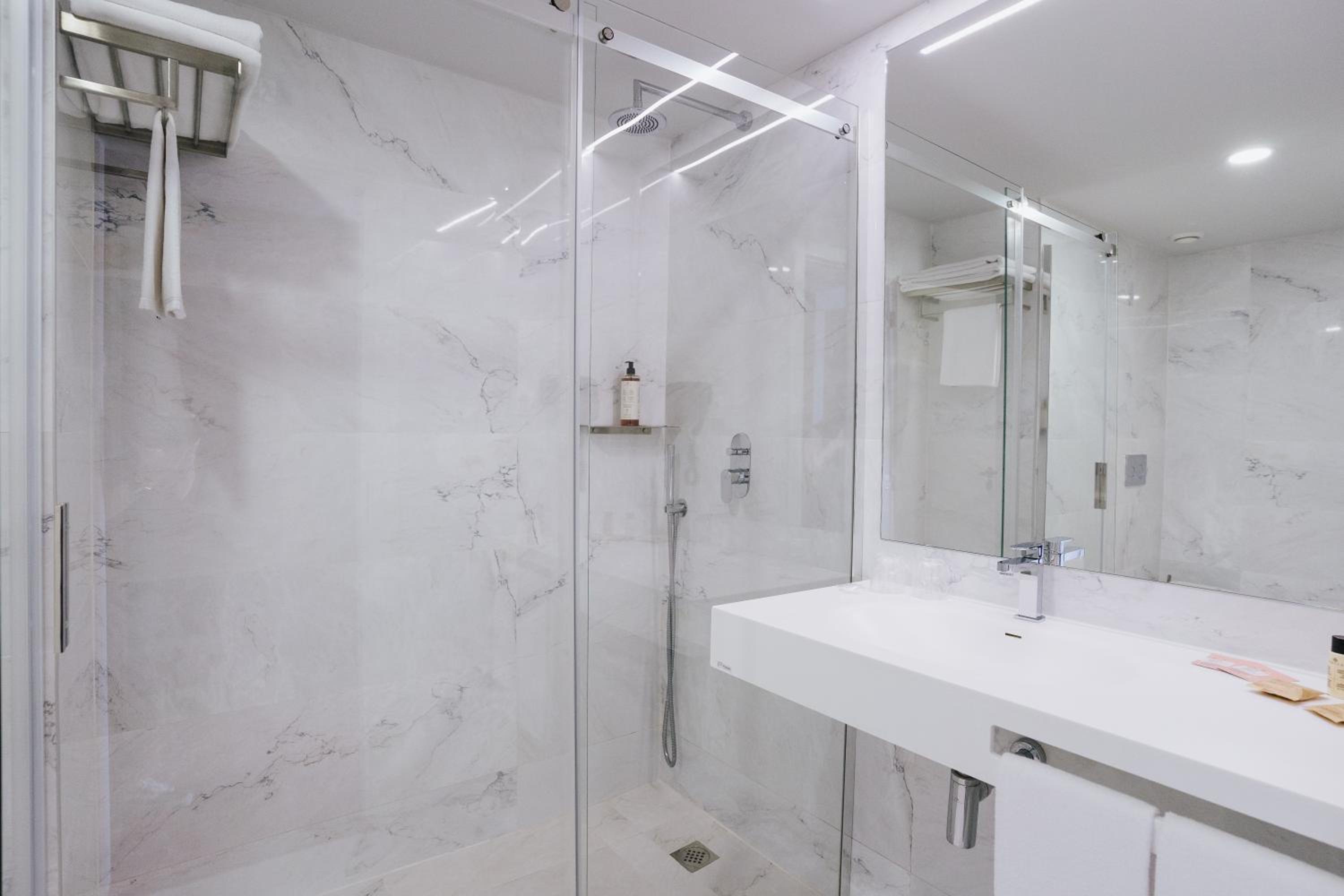Triple Room - Photo 6