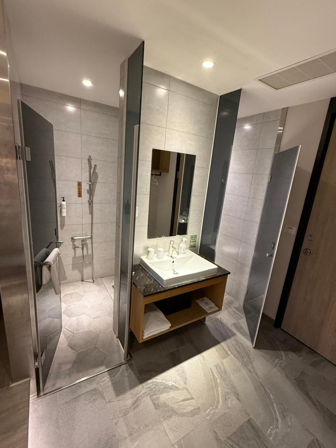 Economy Twin Room