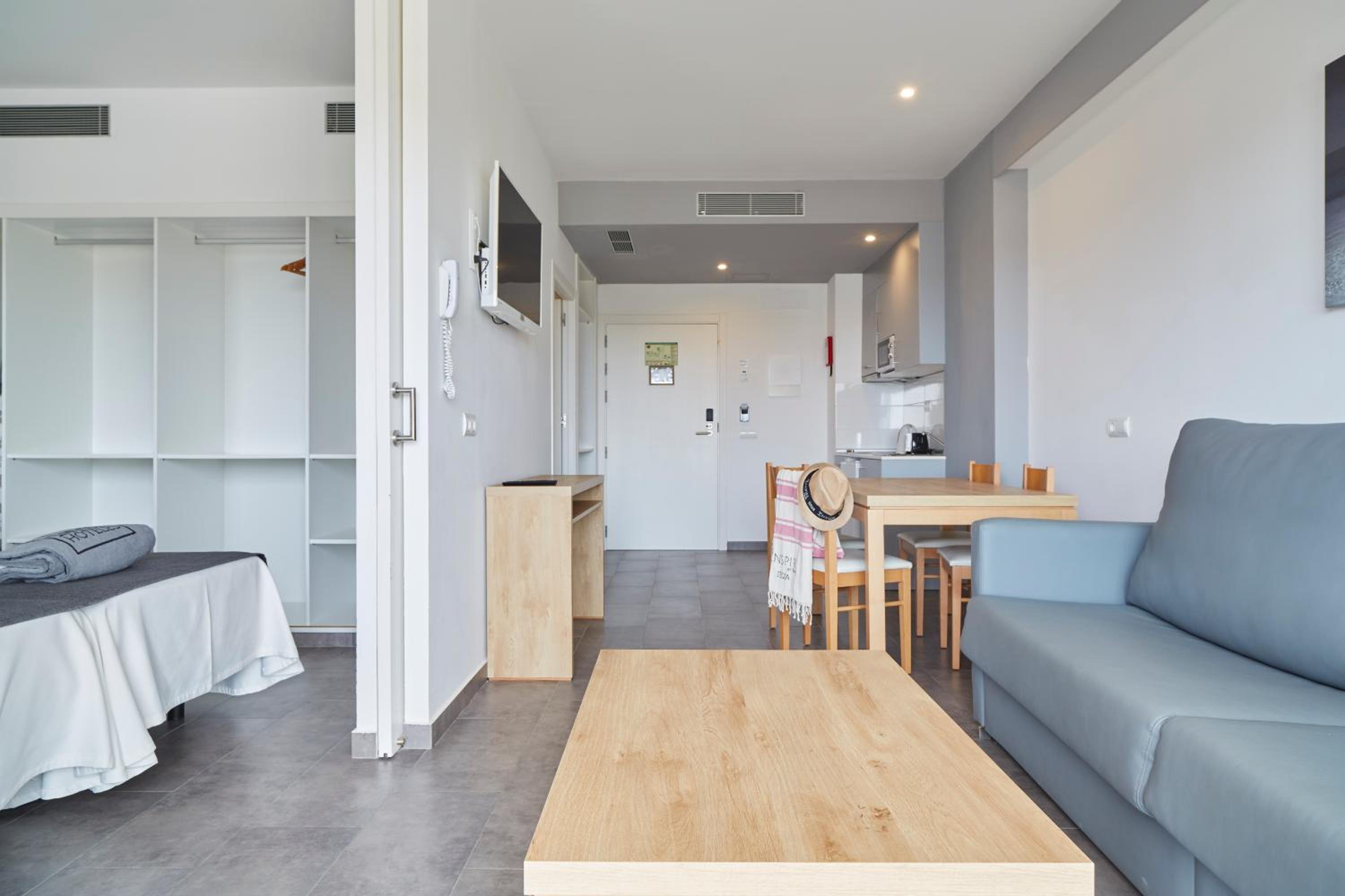 Inspire One-Bedroom Apartment with Sea View photo 3