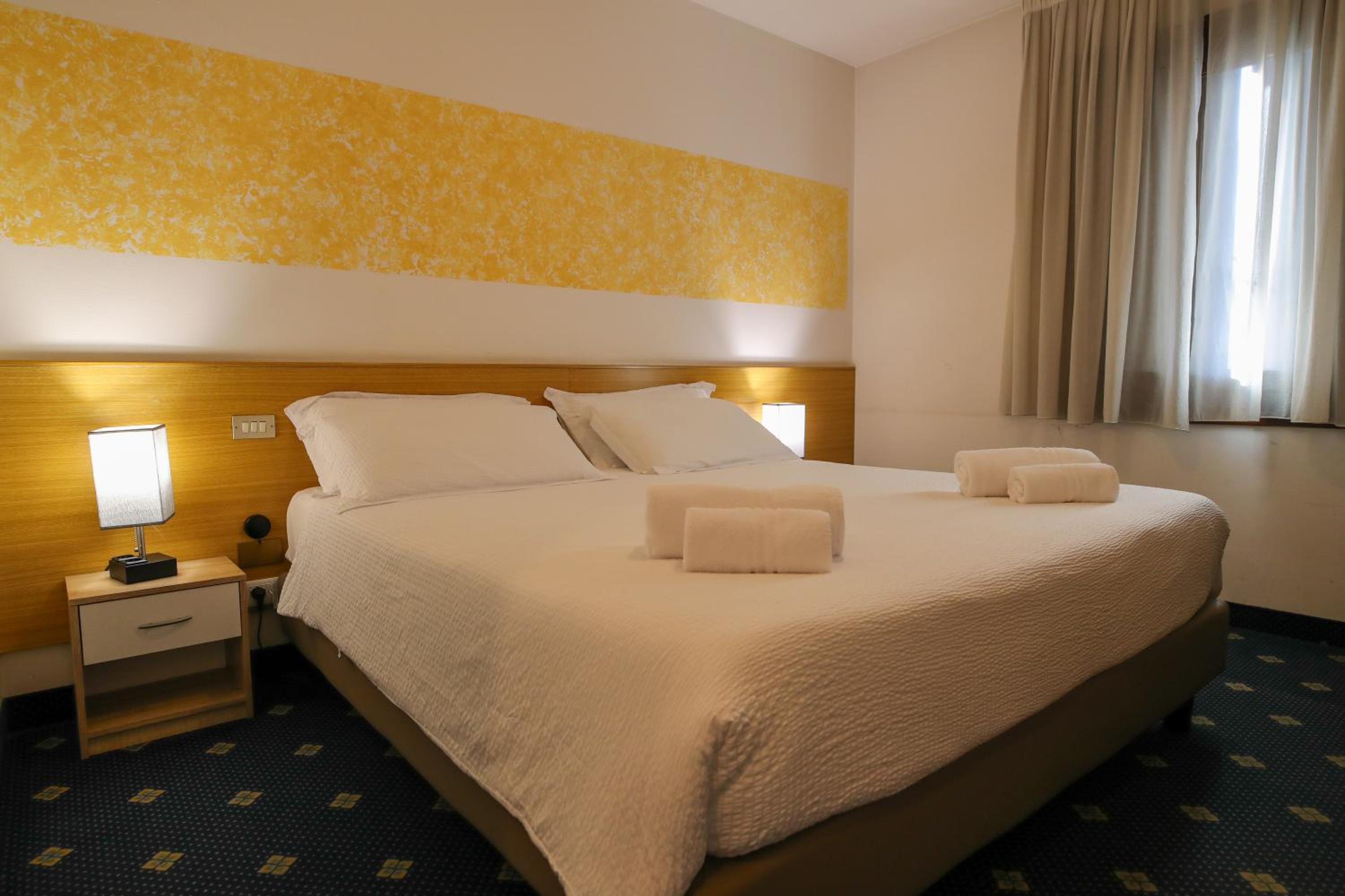Standard Double or Twin Room photo 2