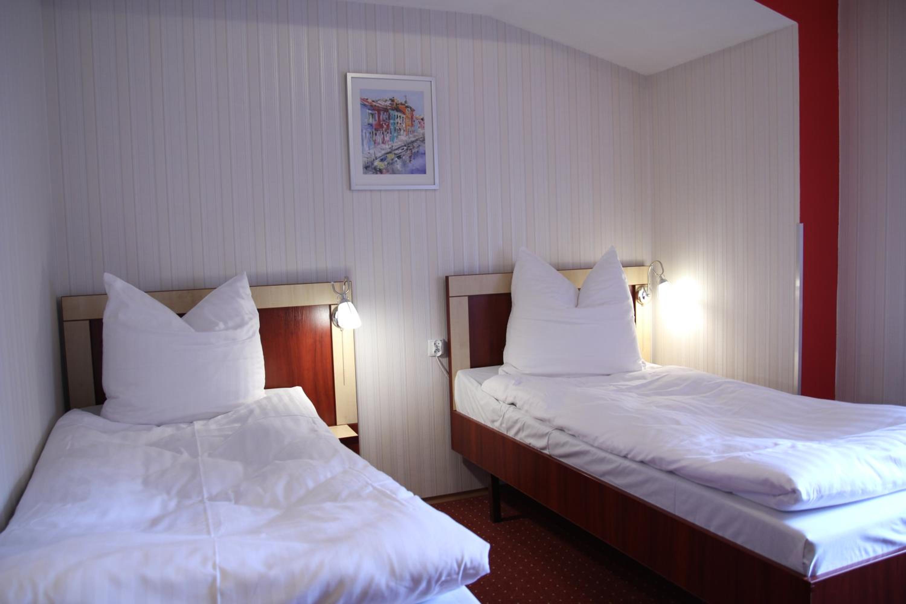 Double Room - Photo 9