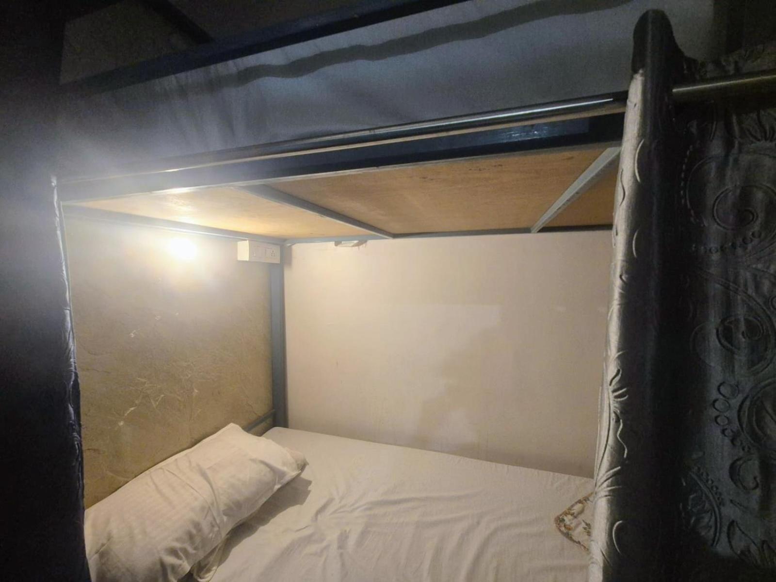 Bed in 8-Bed Mixed Dormitory Room photo 2