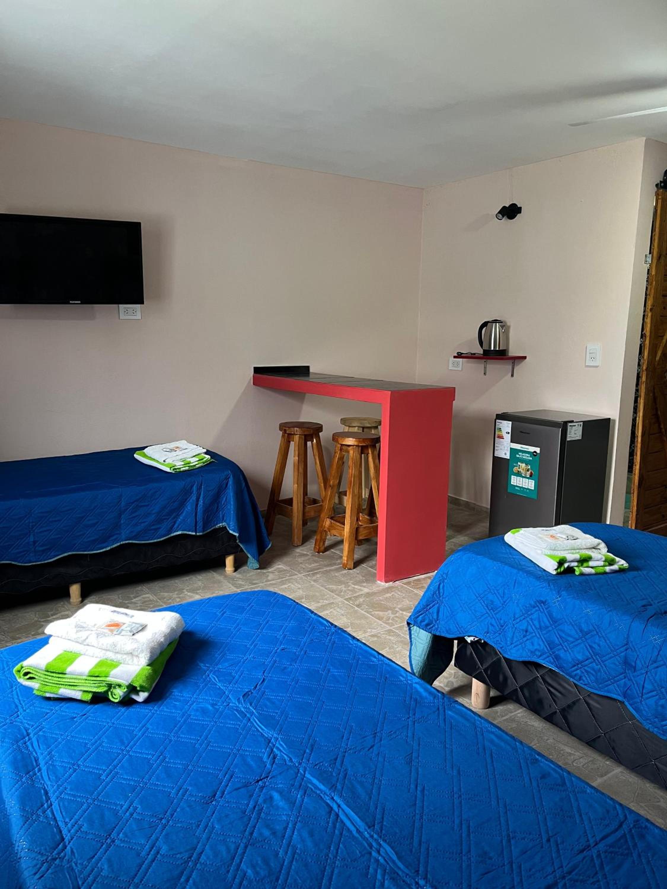 Quadruple Room with Private Bathroom photo 2