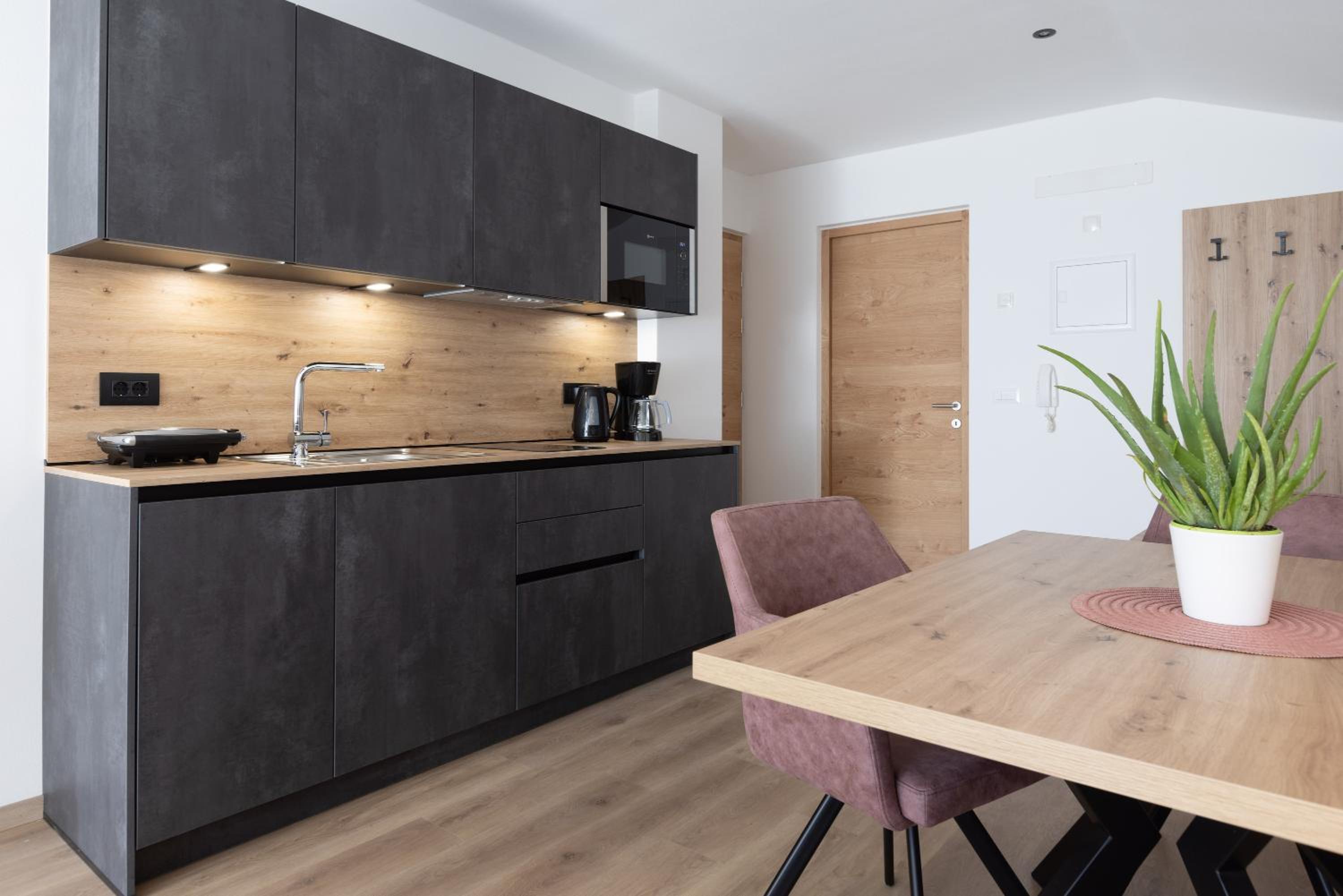 Superior One-Bedroom Apartment with Balcony photo 1