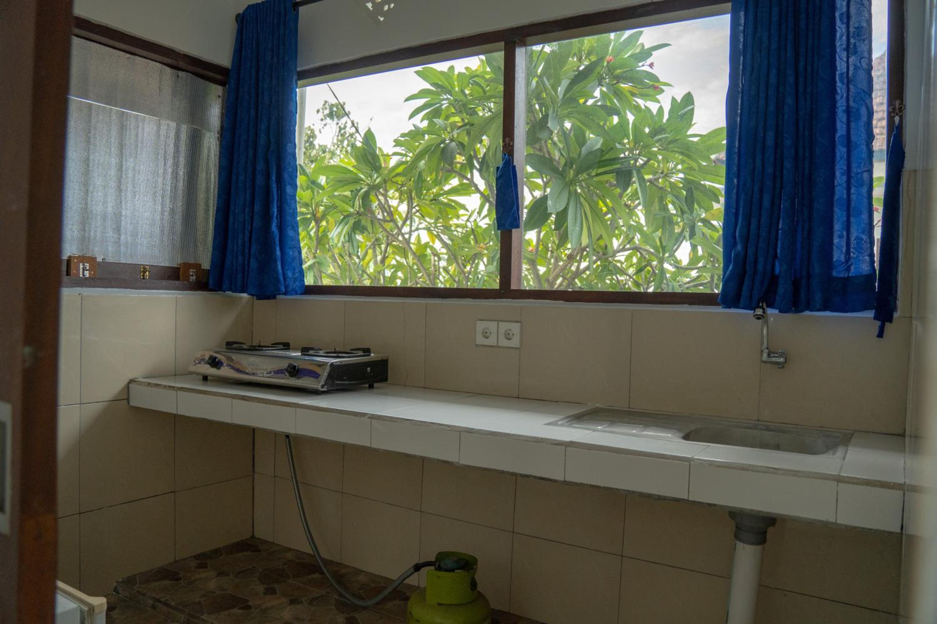Standard Double Room - Photo 9