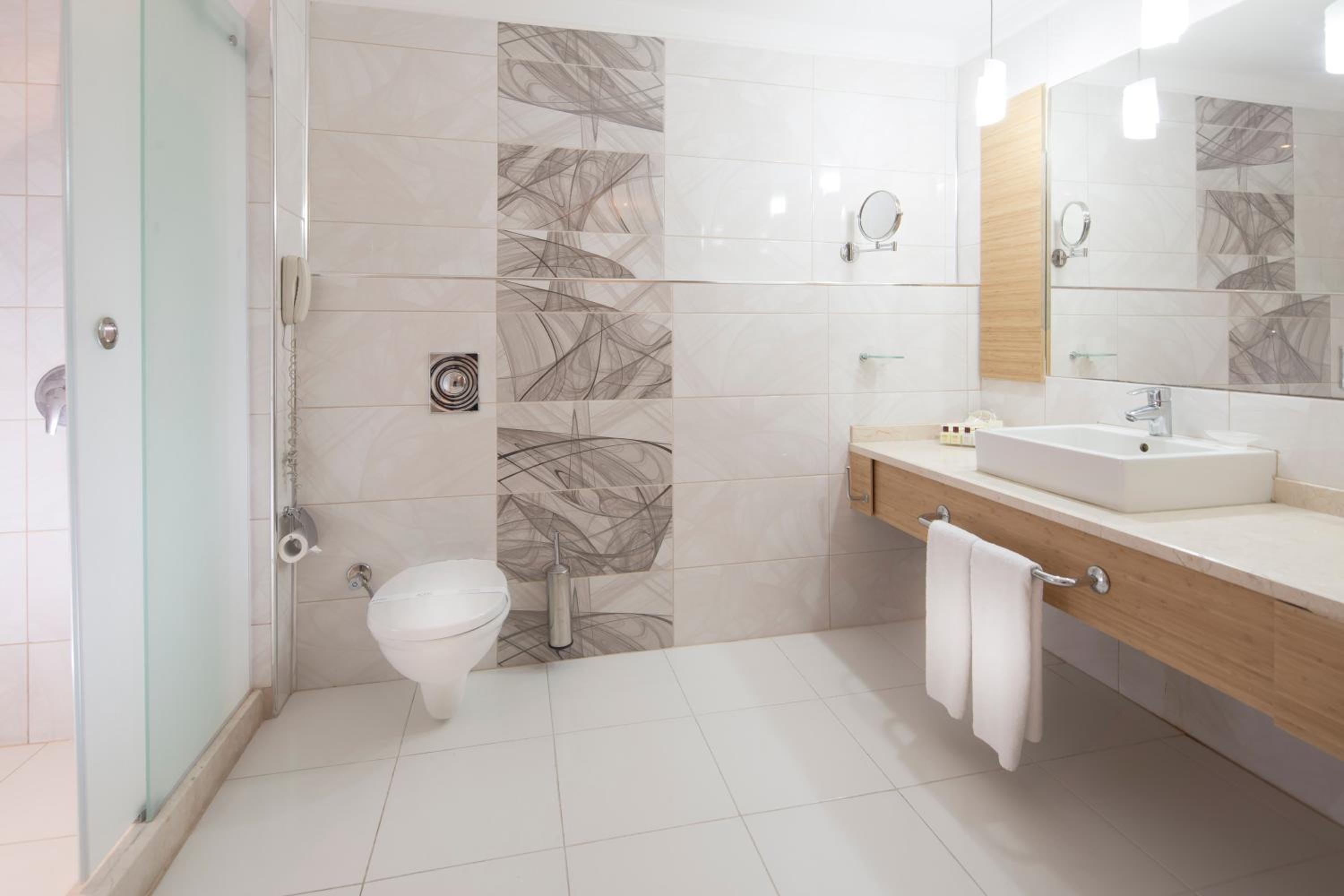 Standard Double or Twin Room (2 Adults + 1 Child) photo 3