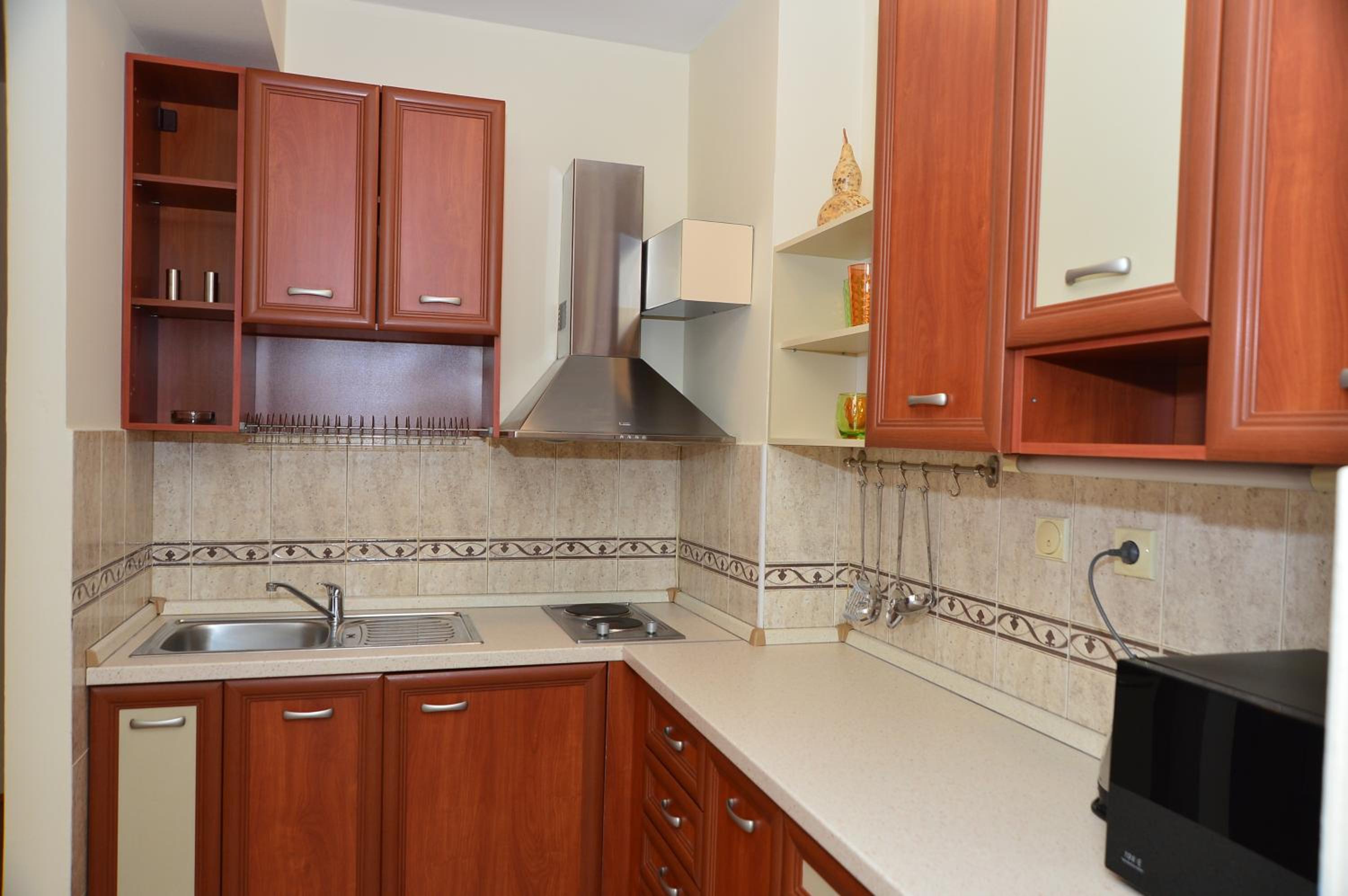 Luxury One-Bedroom Apartment 4 - Nikola Kljusev Str. - Photo 3