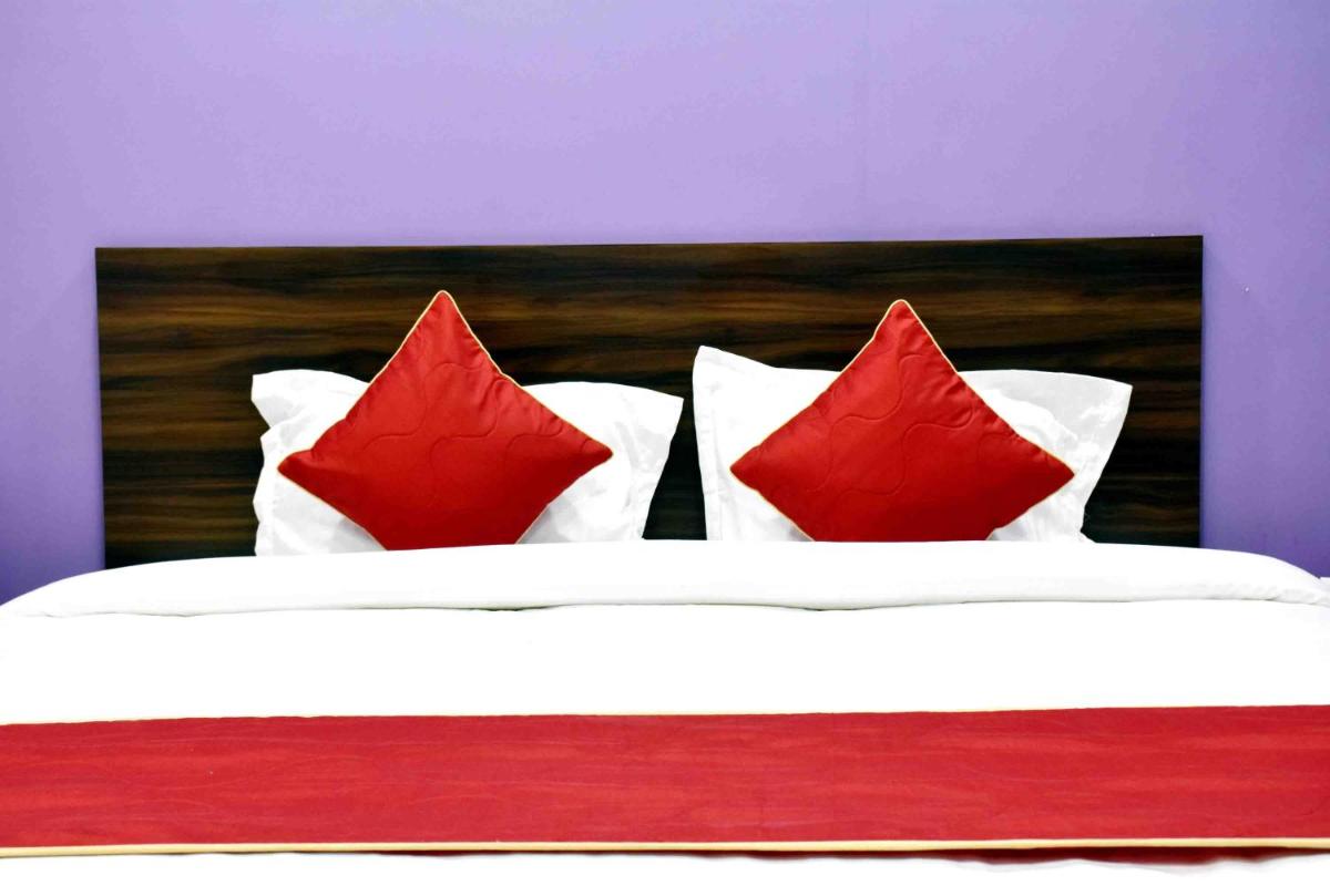 Deluxe King Room photo 1
