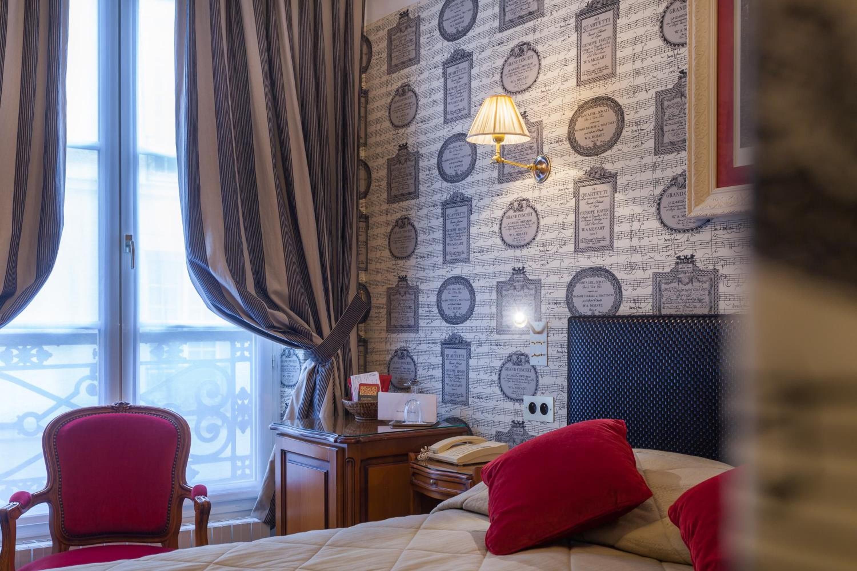Standard Double Room photo 3