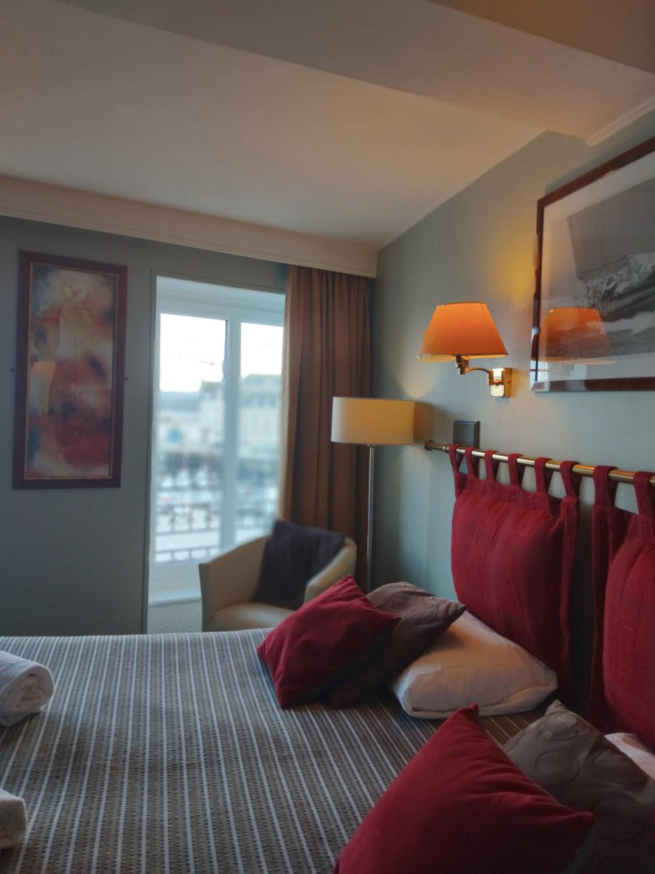 Comfort Twin Room with Harbor View