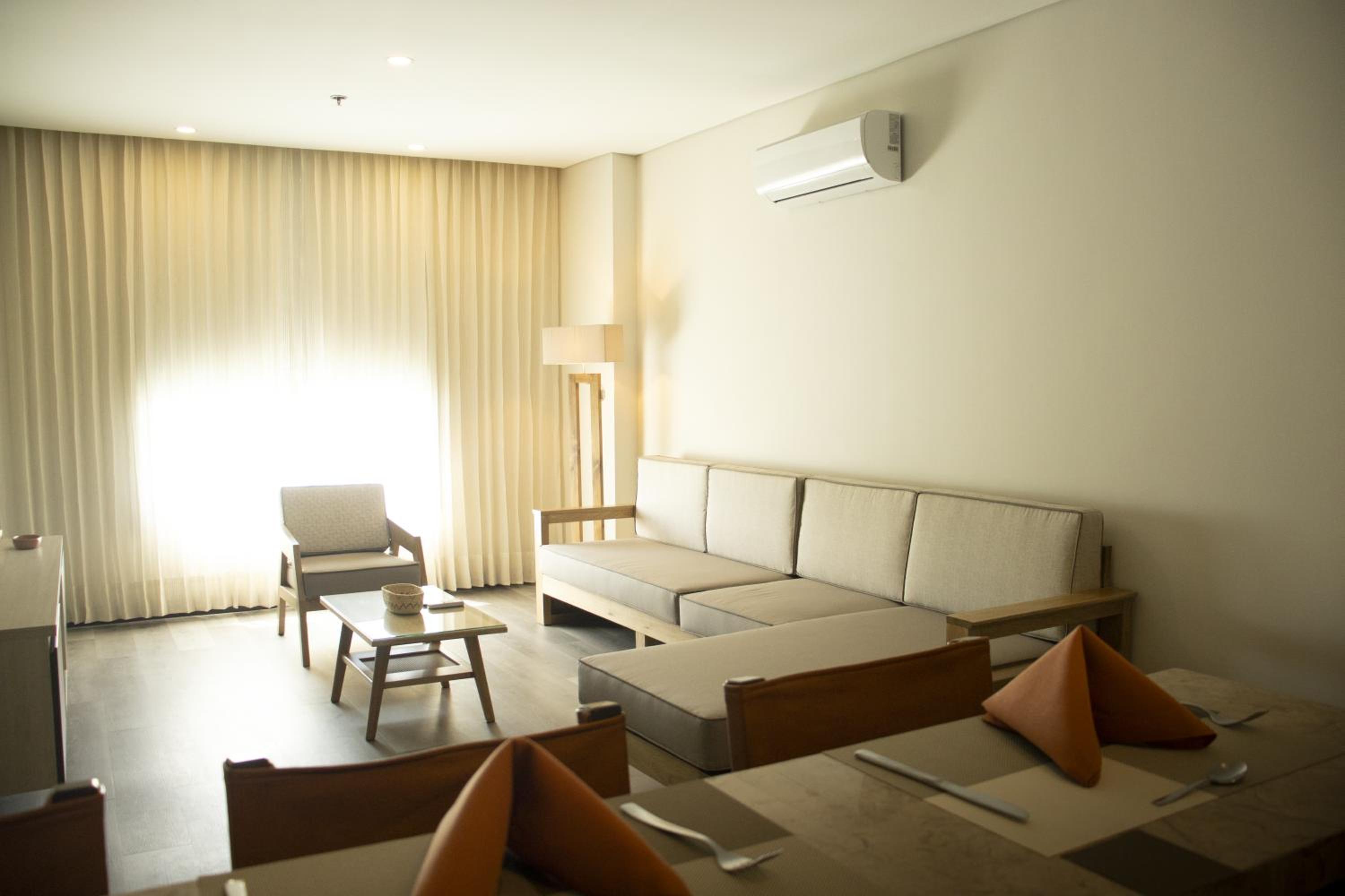 Superior King Suite photo 2