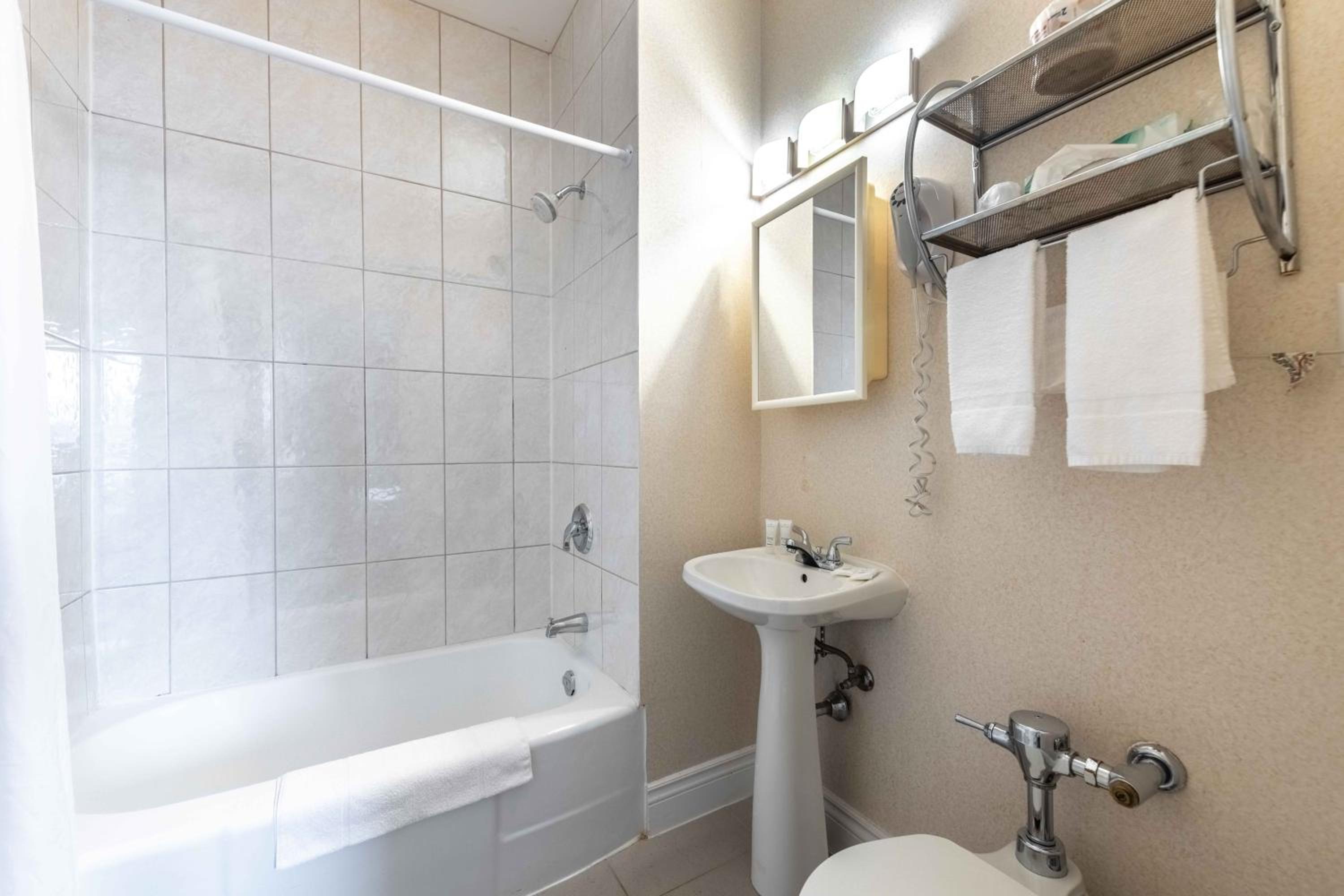 Classic Double Room with City View