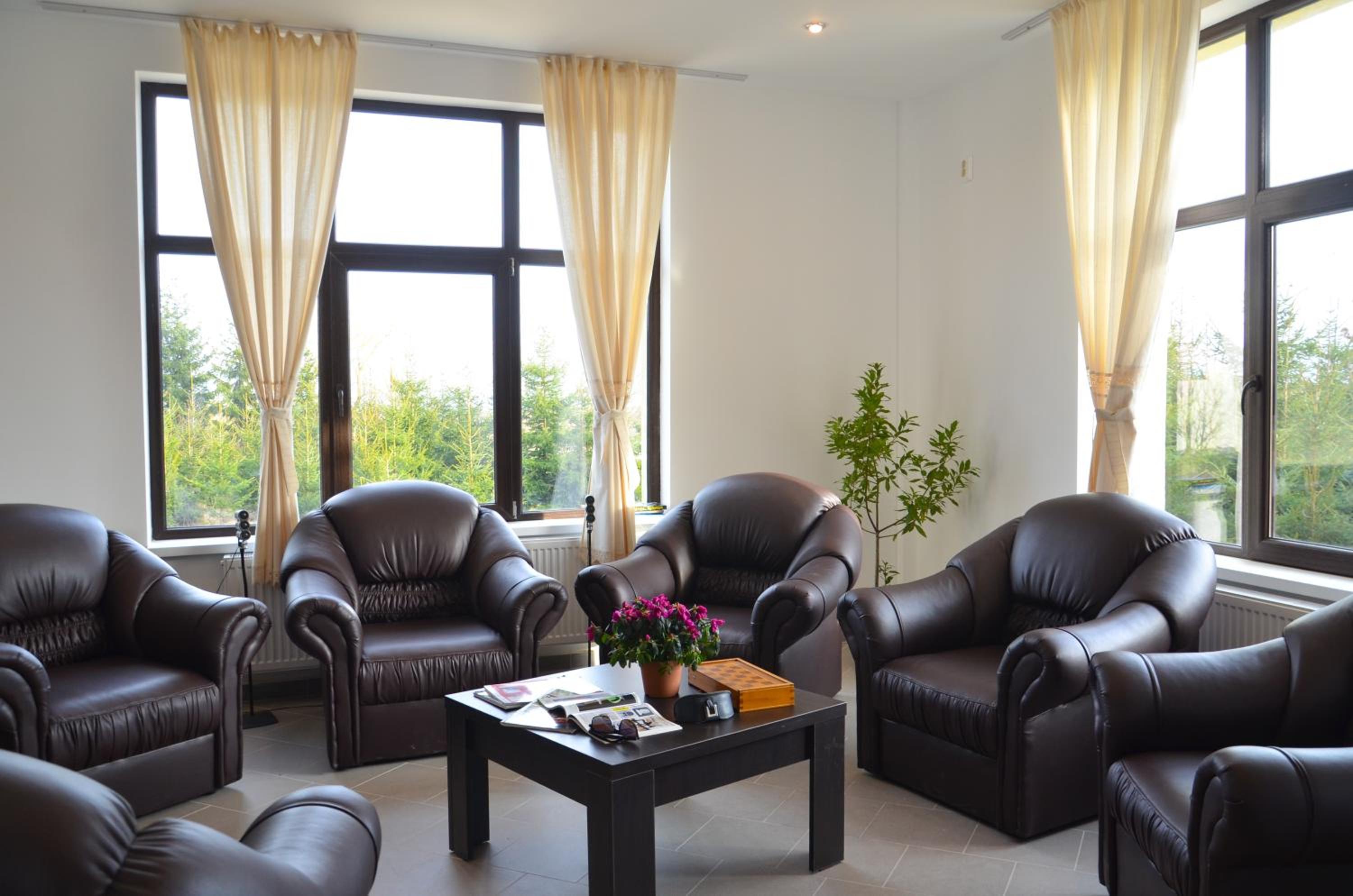 Family Room with Balcony photo 3