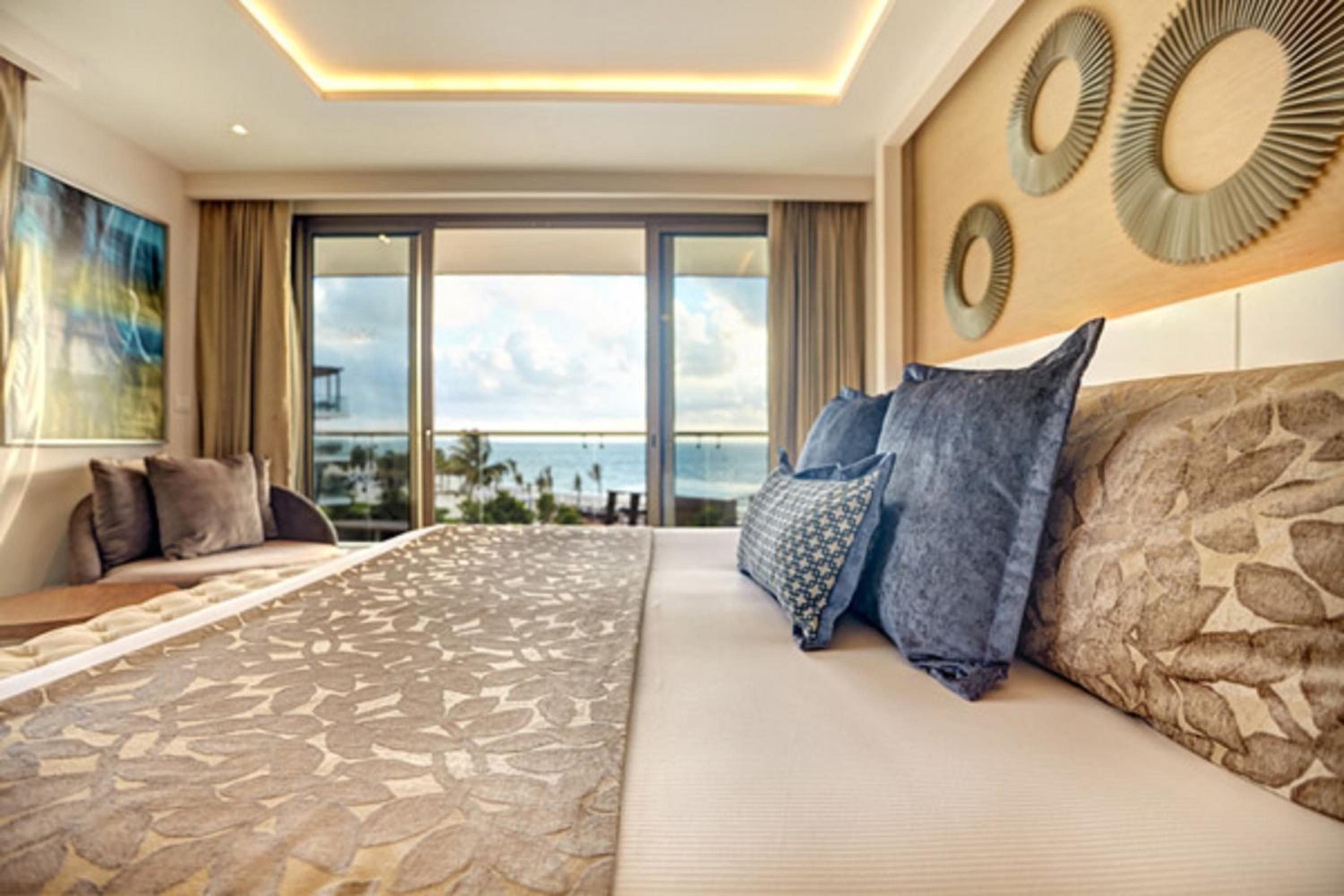 Suite de Luxe Diamond Club avec Terrasse et Bain à Remous - Vue sur Océan