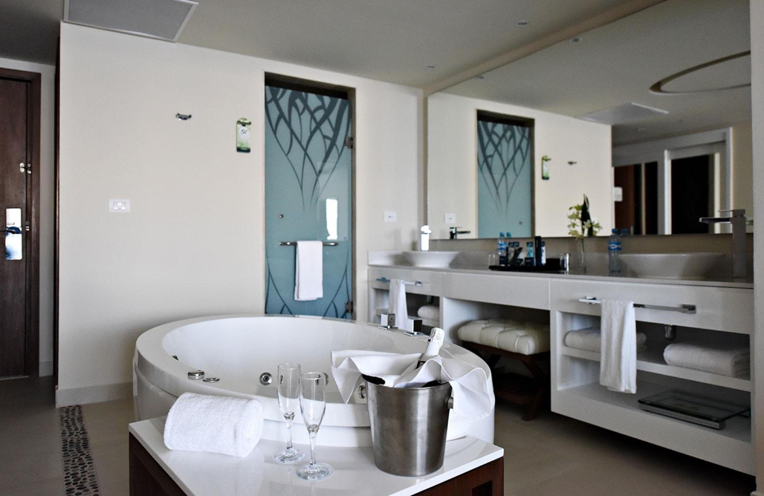 Luxury Suite Ocean View With Terrace Jacuzzi Diamond Club photo 2