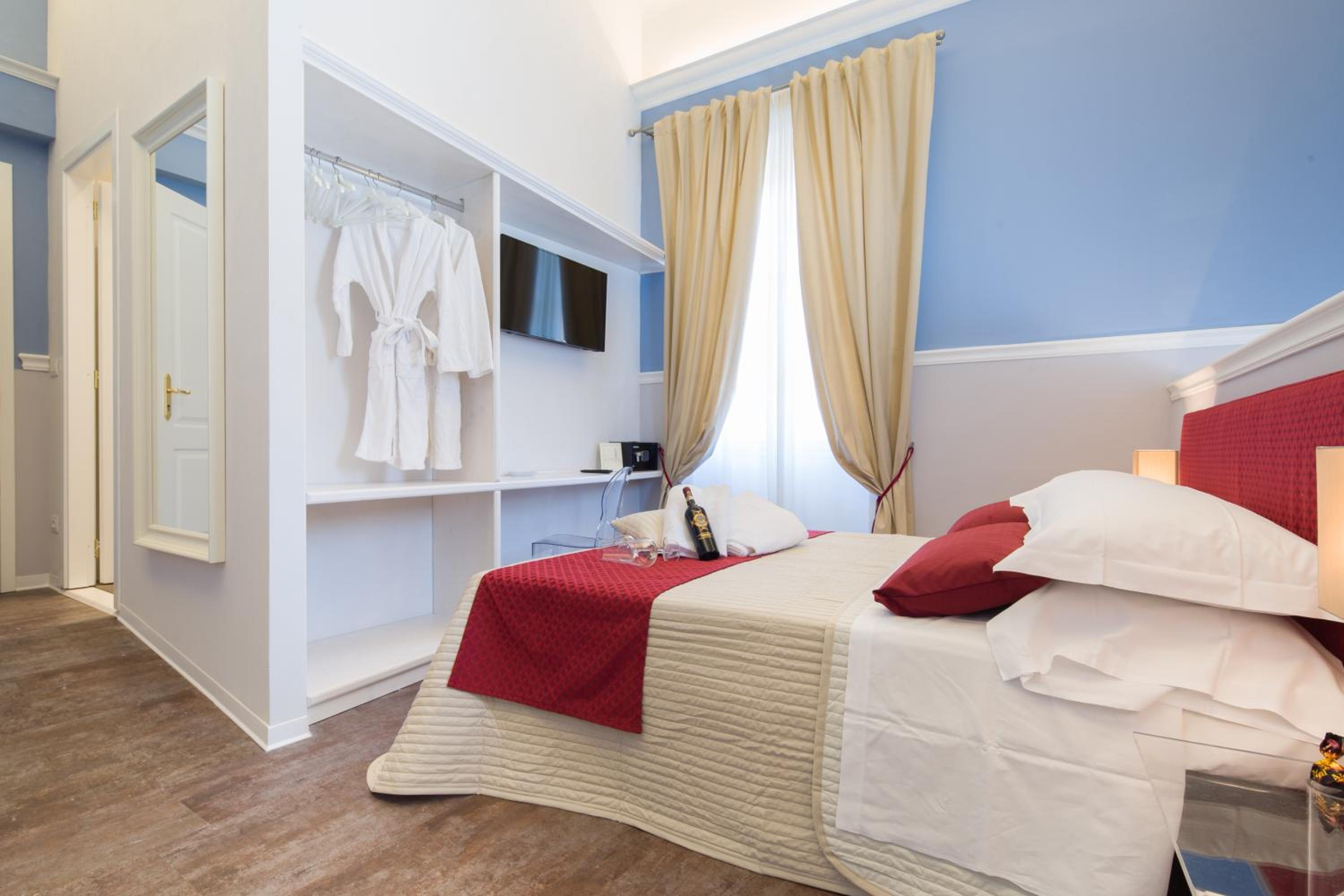 Deluxe Double or Twin Room photo 3