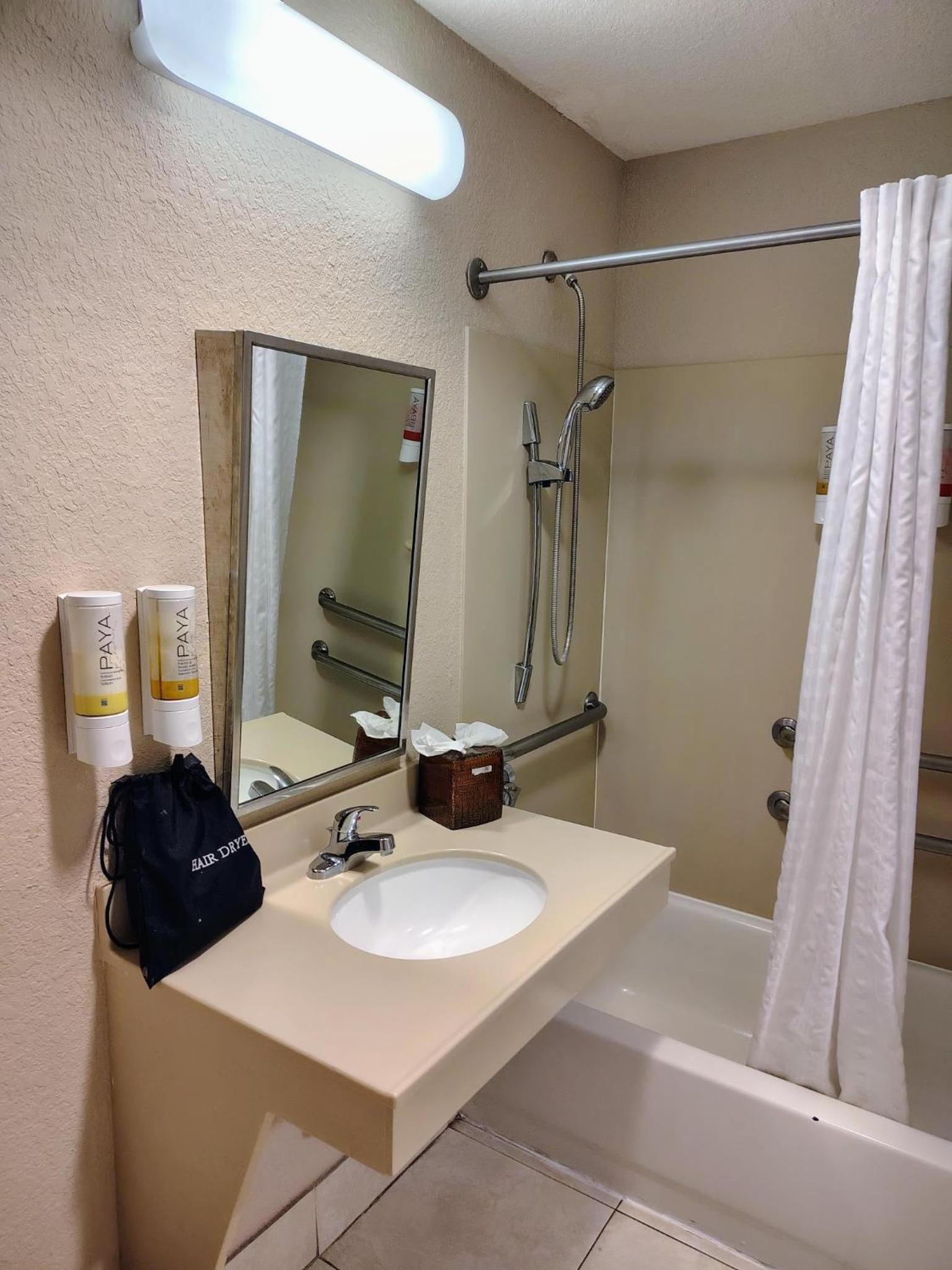 Double Room - Disability Access - Photo 1