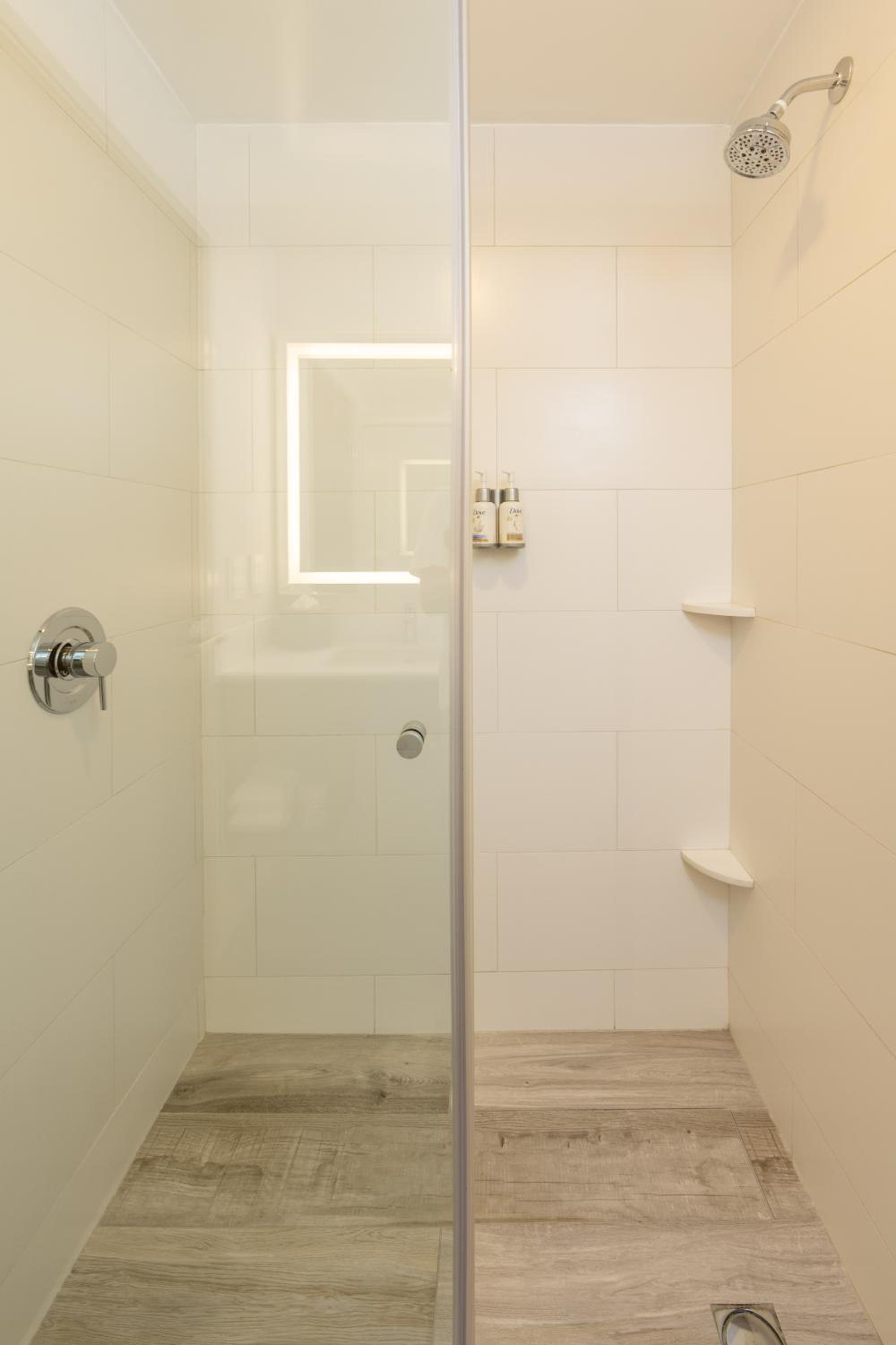 Queen Suite with Two Queen Beds and Balcony - Ocean View - Photo 4