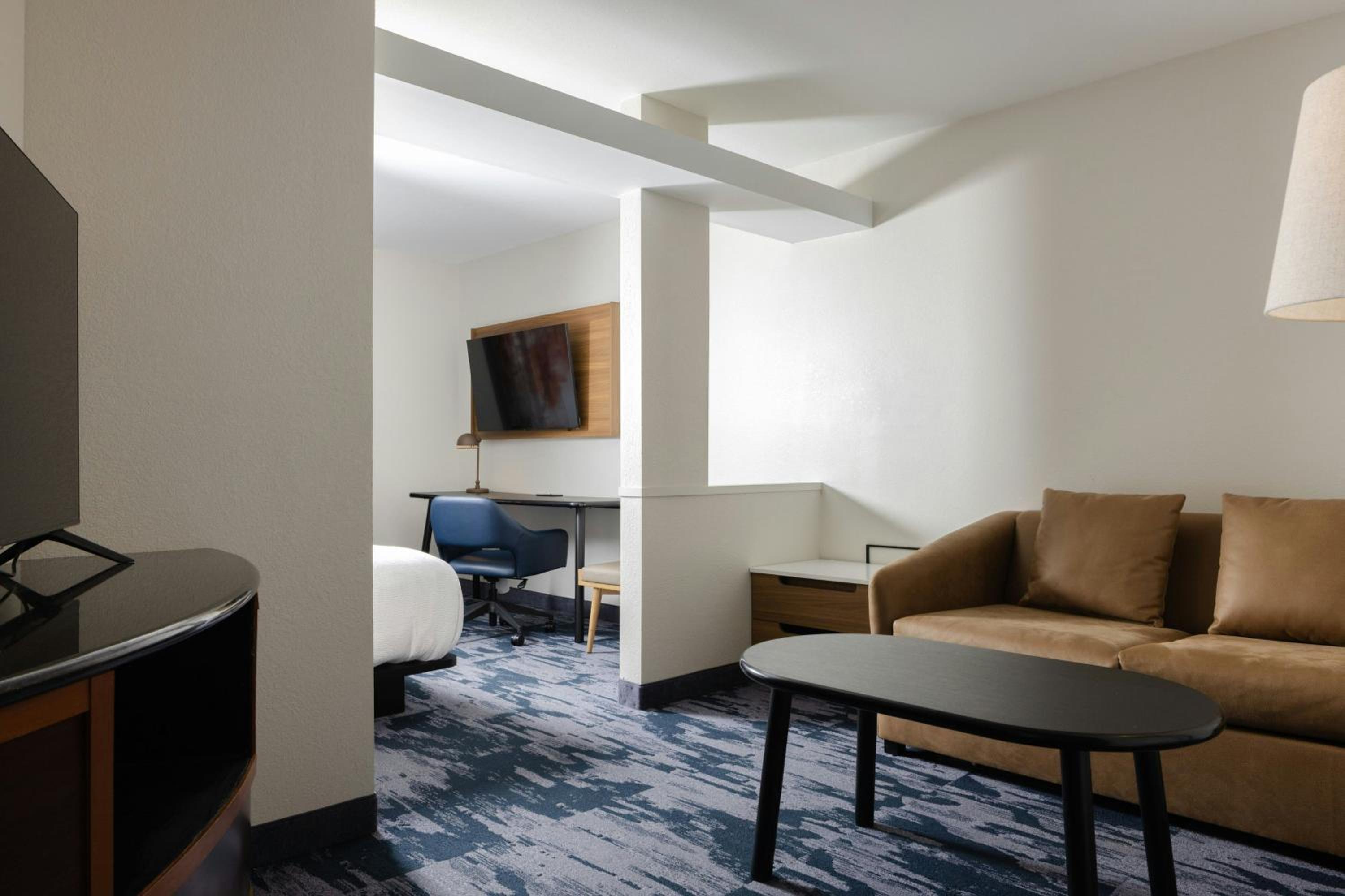 Queen Suite with Two Queen Beds and Sofa Bed - Photo 1
