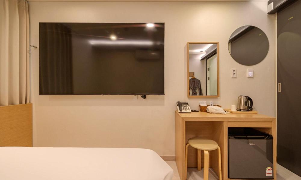 Standard Double Room - Photo 5