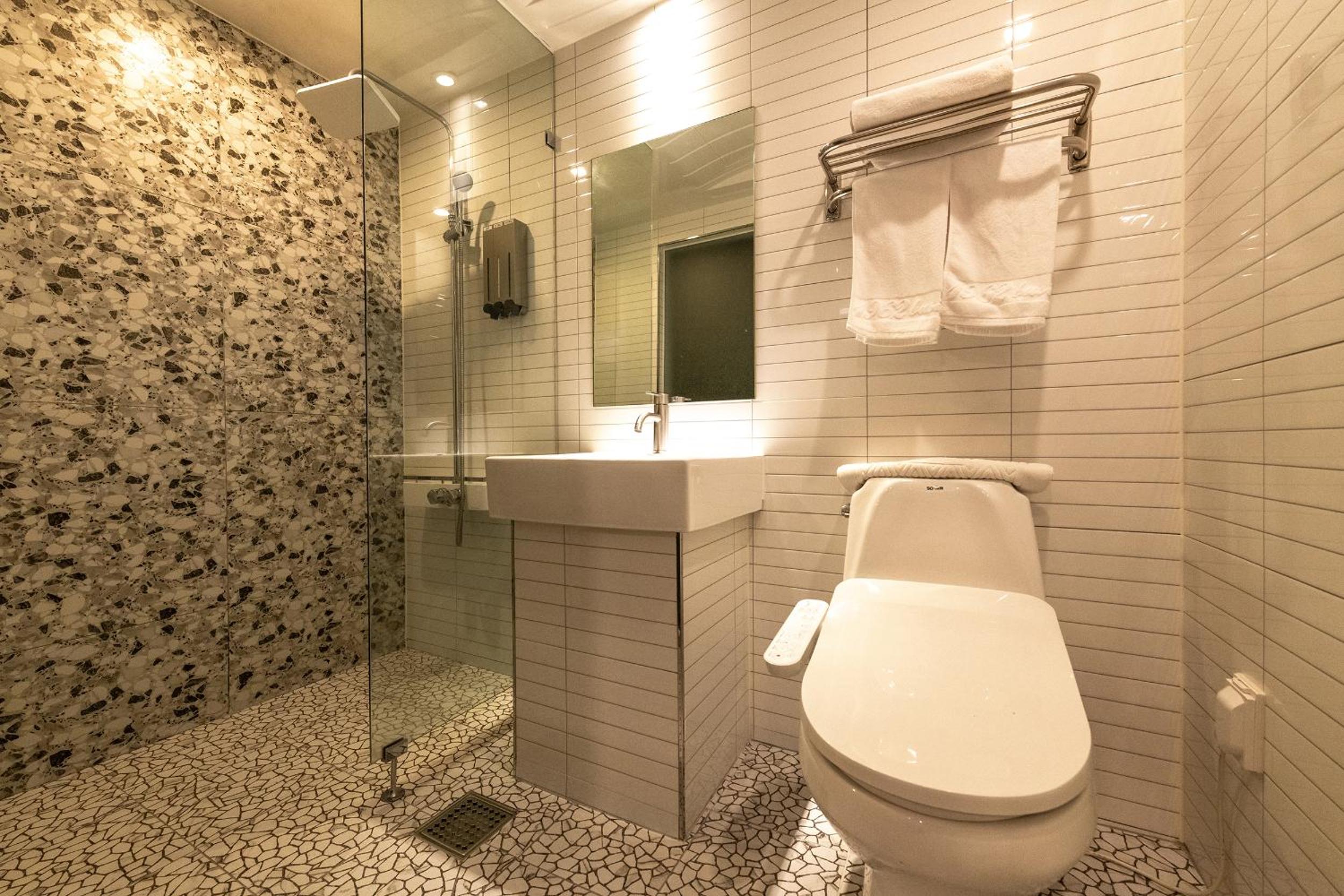 Standard Double Room - Photo 6