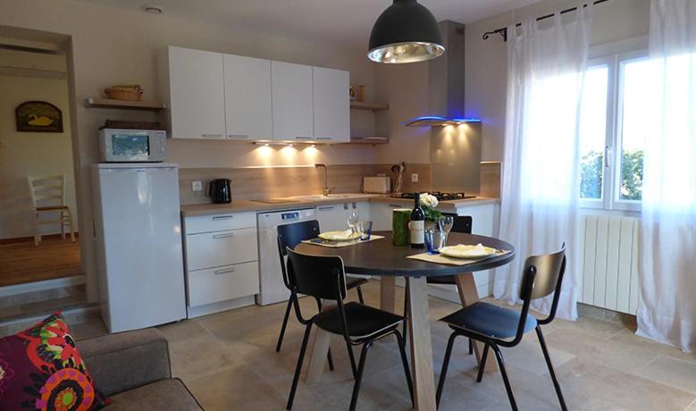 Apartment with Balcony photo 2