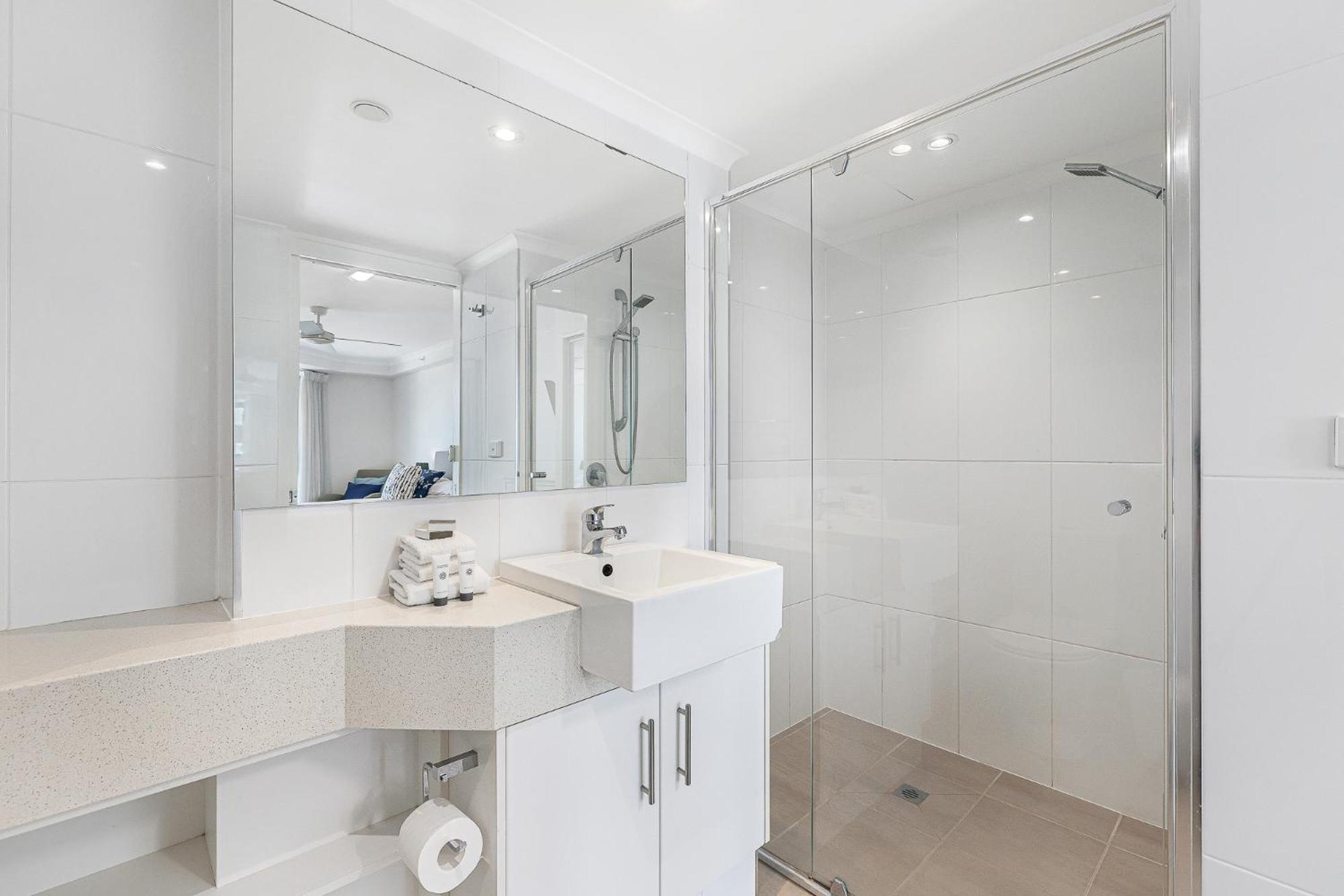 Superior One Bedroom Ocean View Apartment
