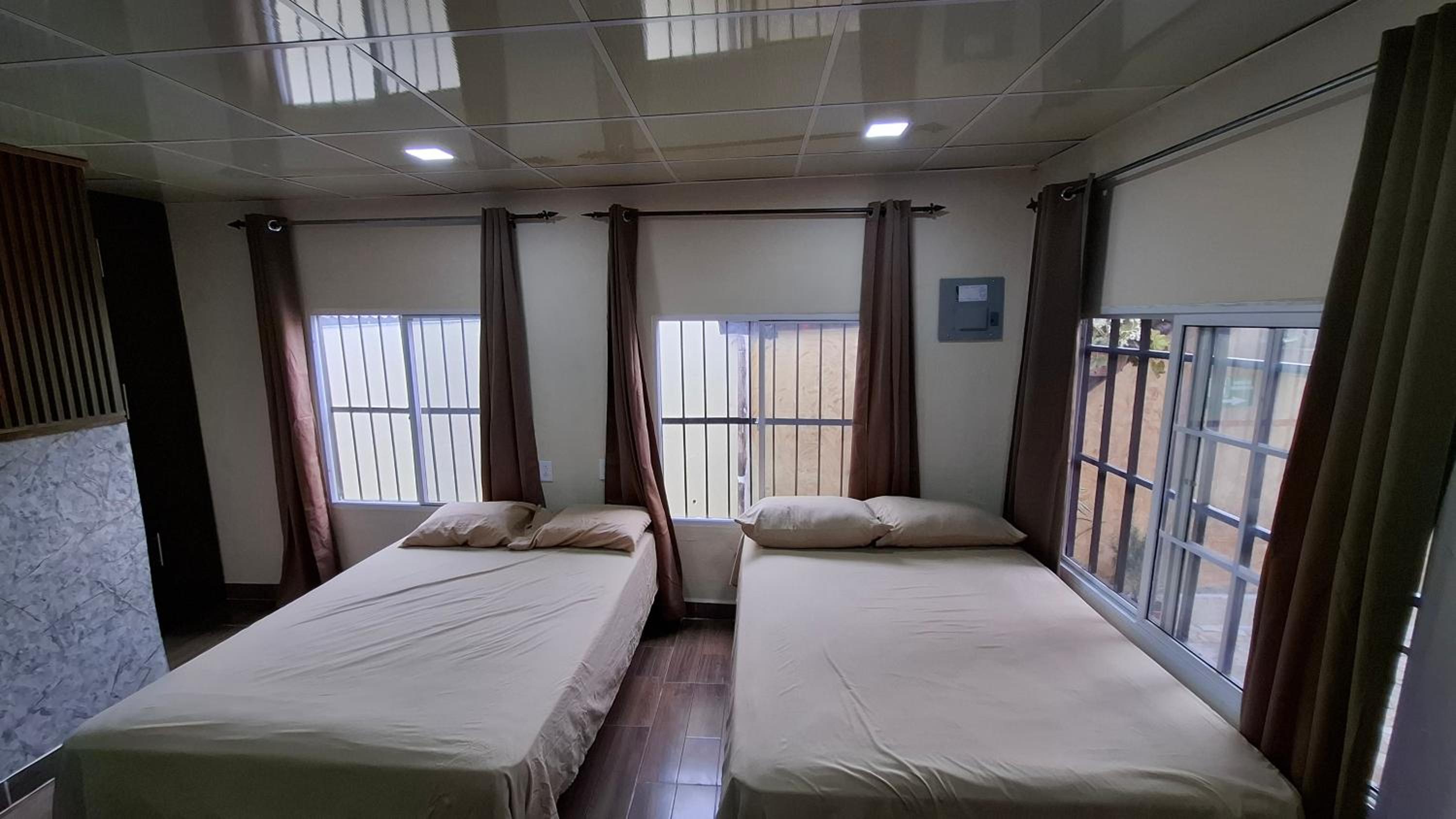 Deluxe Queen Room with Two Queen Beds photo 2