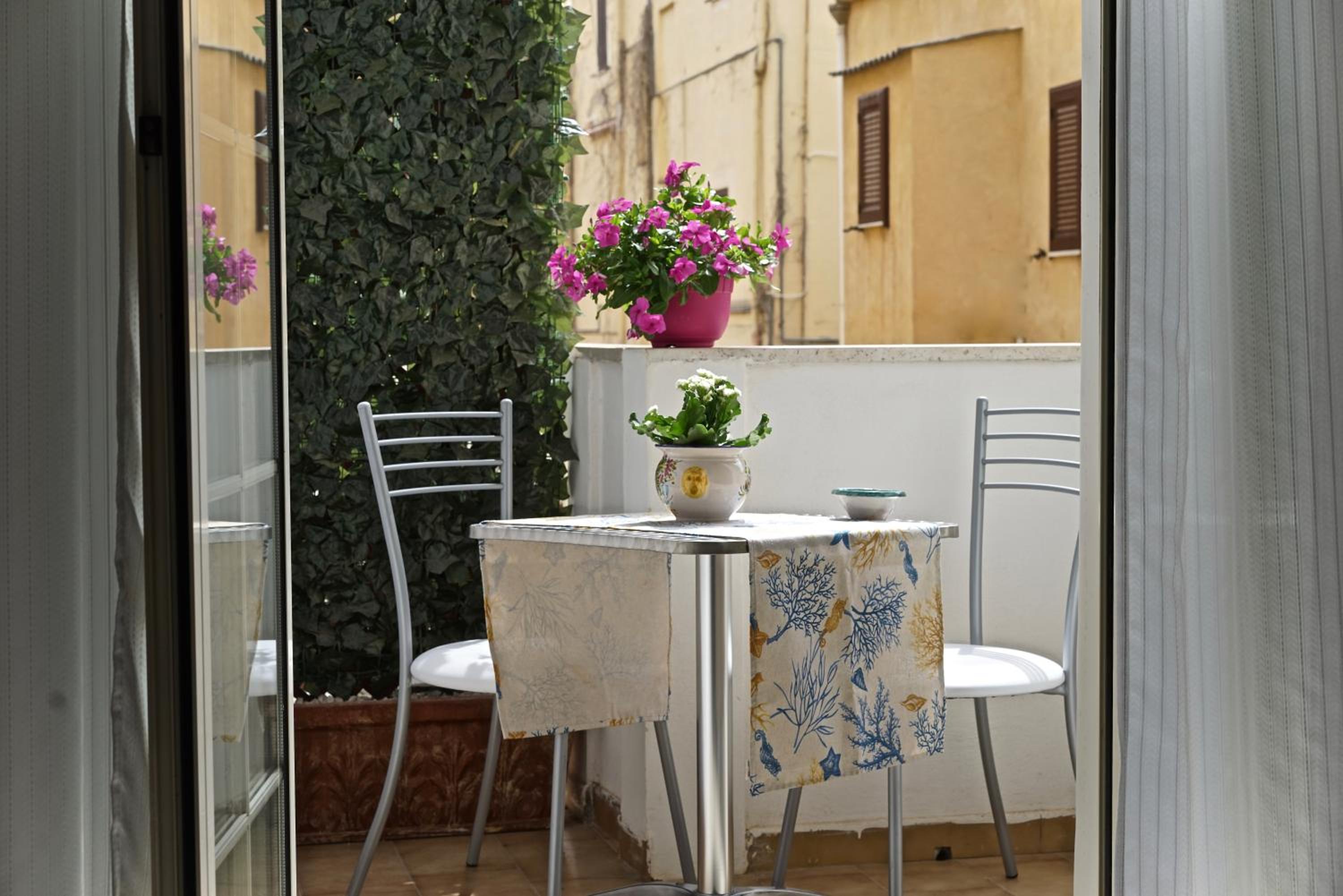 Deluxe Triple Room photo 3