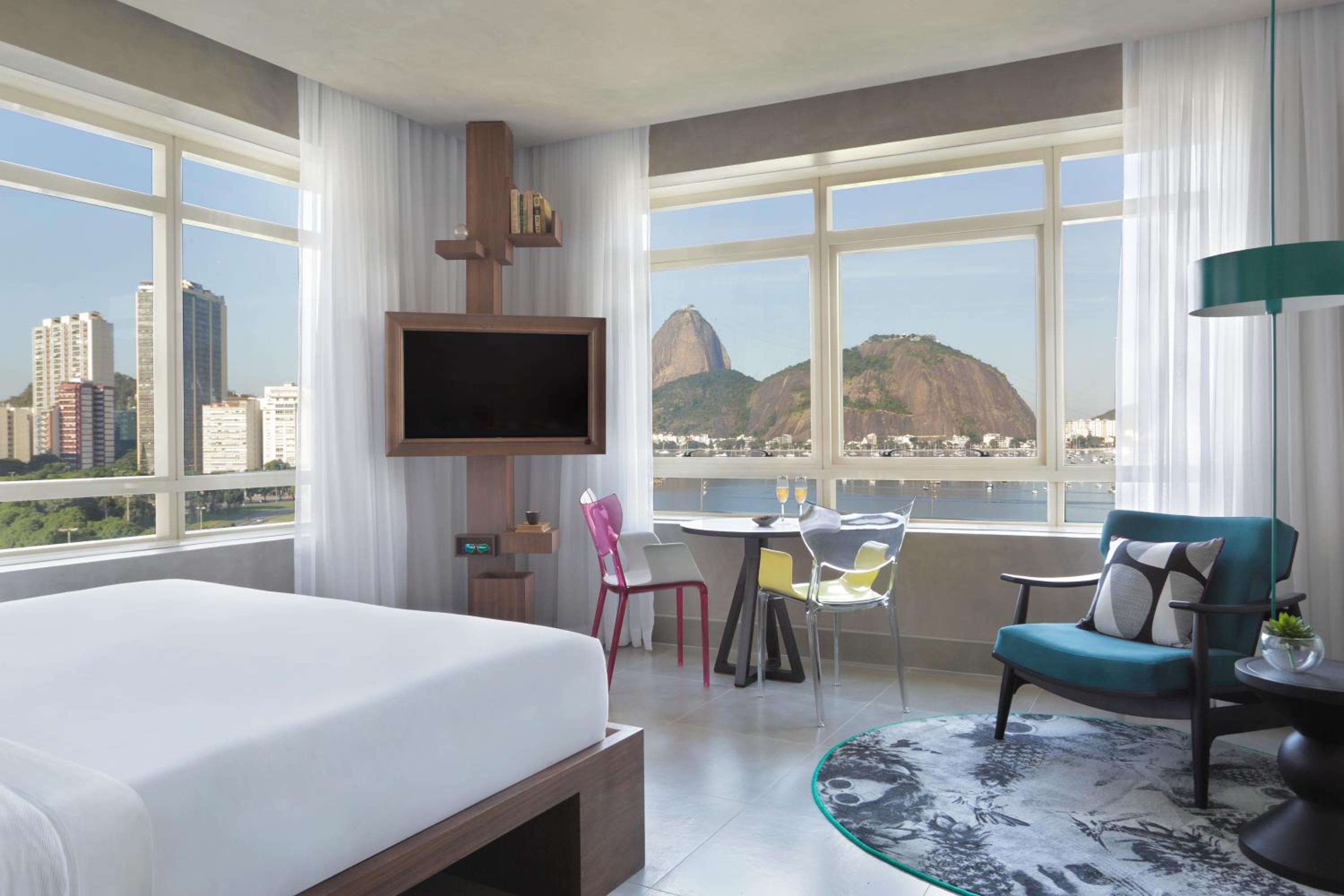 Quarto Deluxe com Cama King e Vista