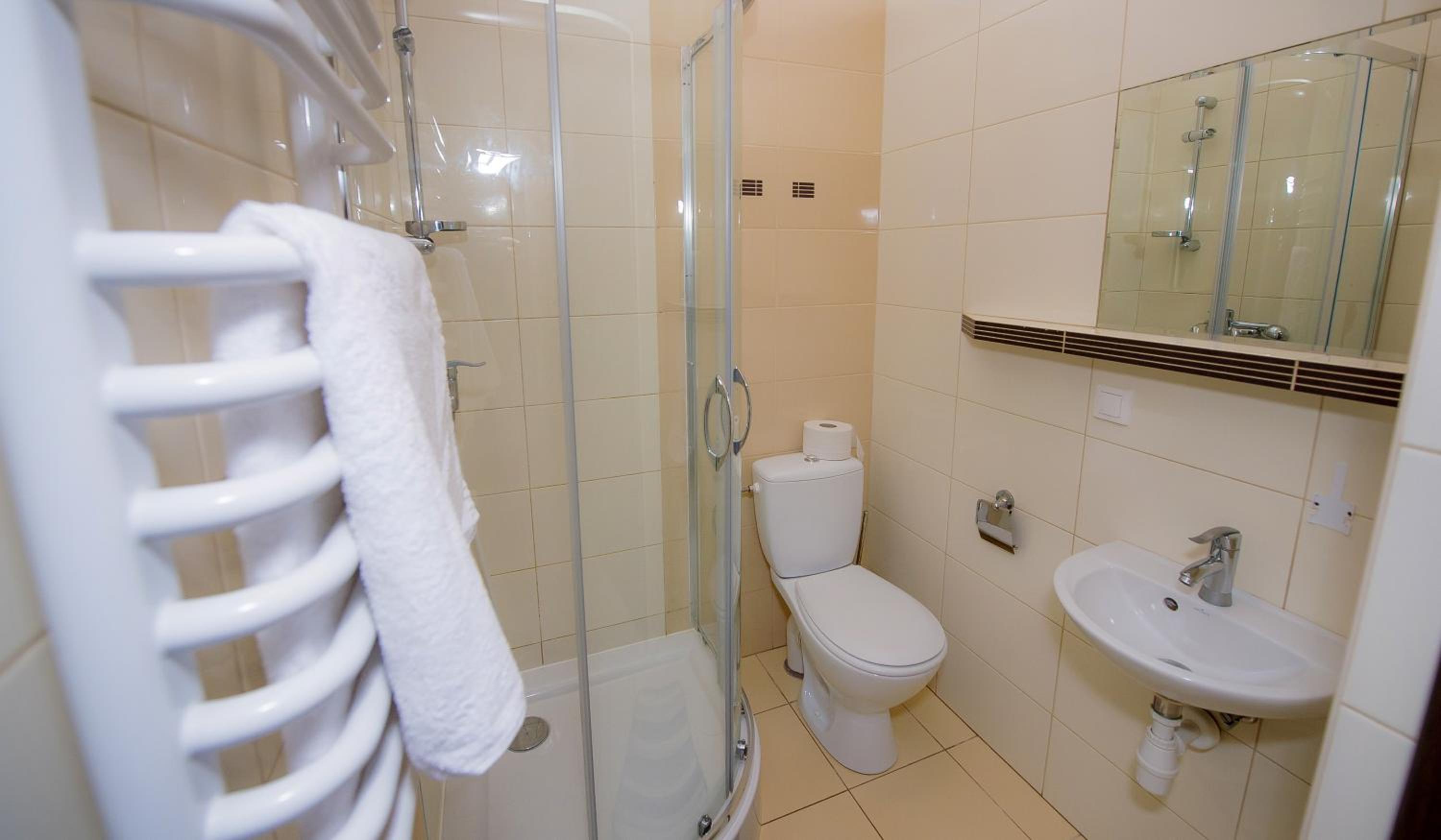 Twin Room - Photo 2