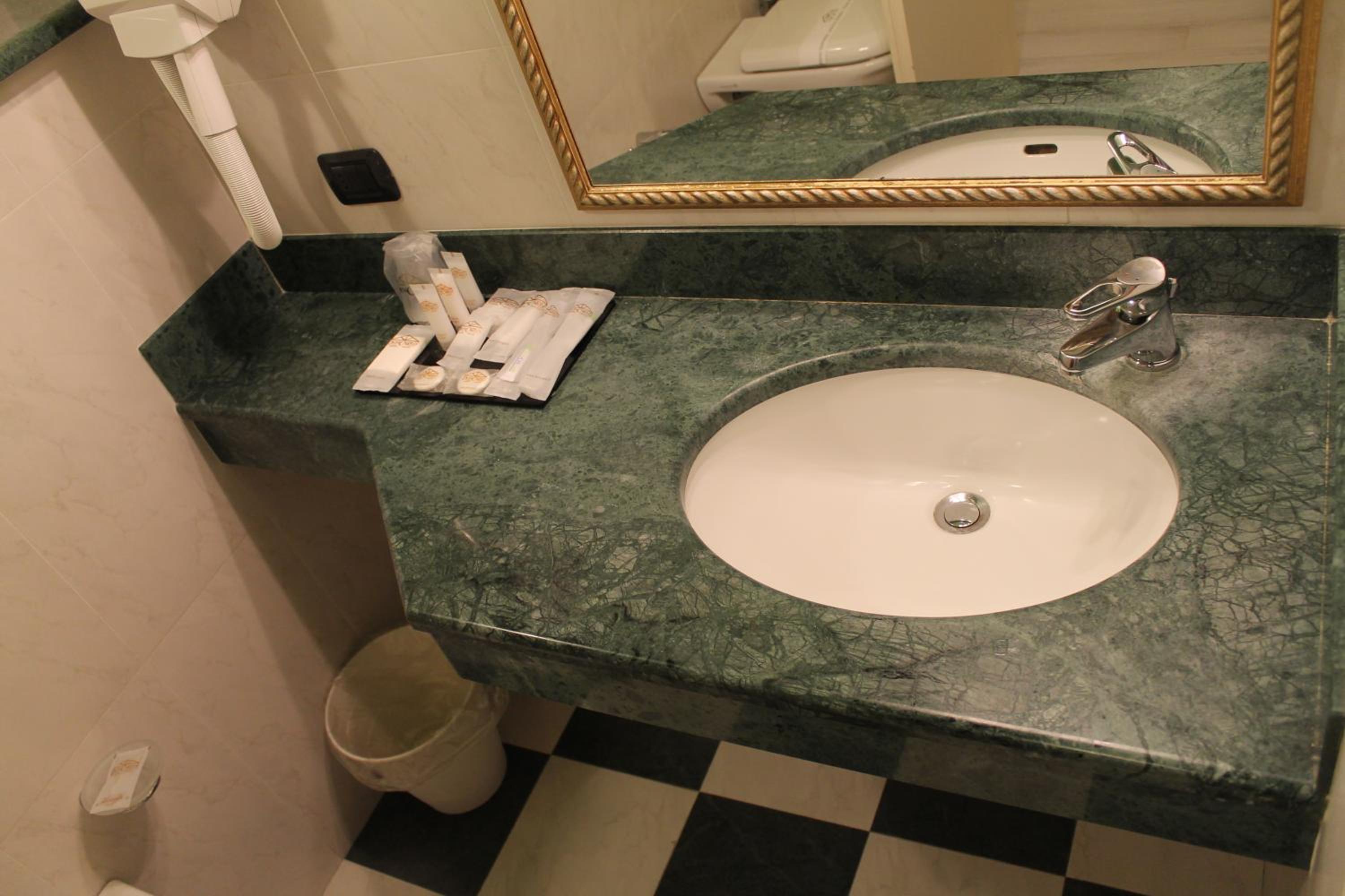 Executive Triple Suite photo 3