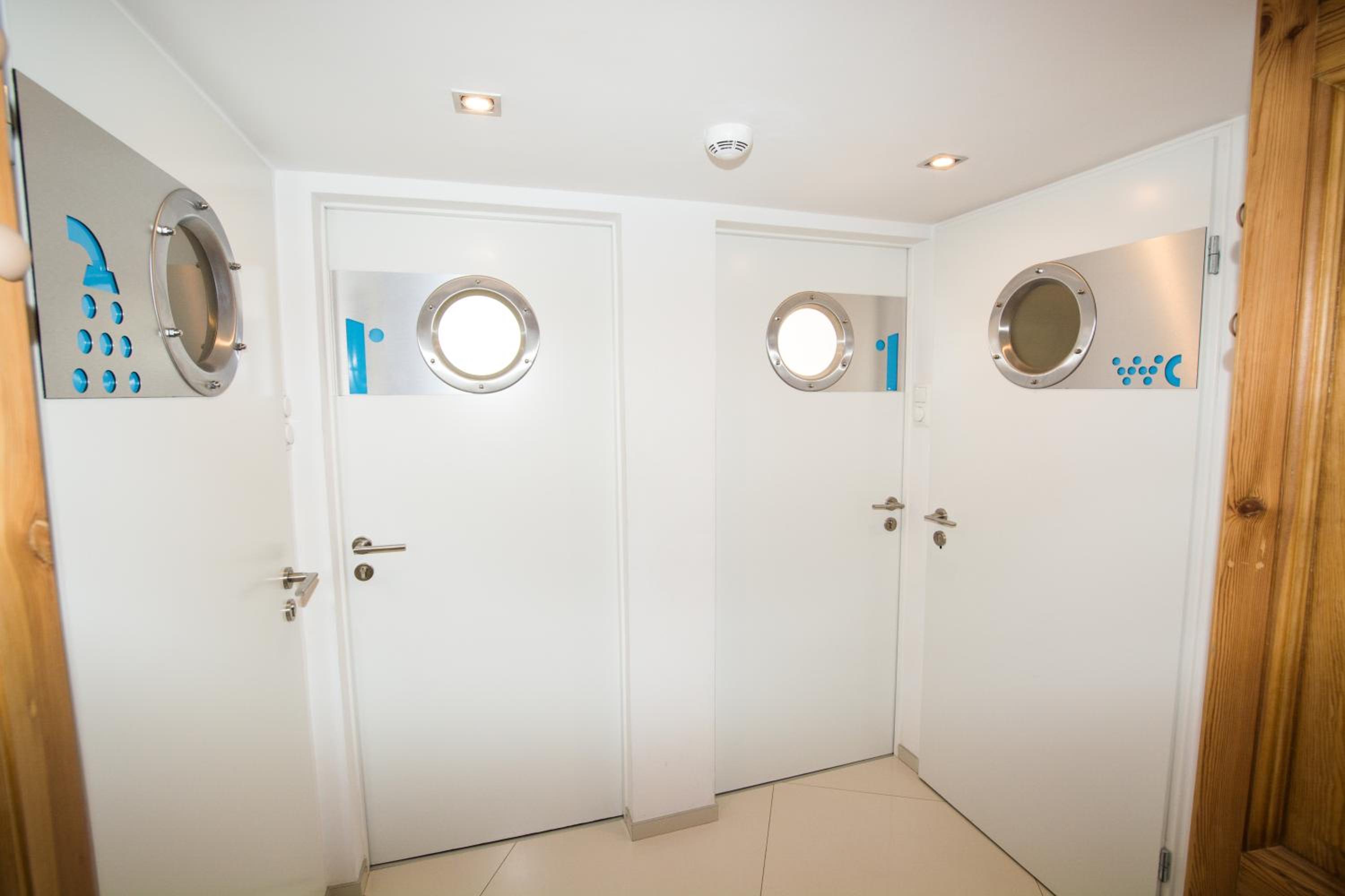 Deluxe Double or Twin Room with City View photo 3