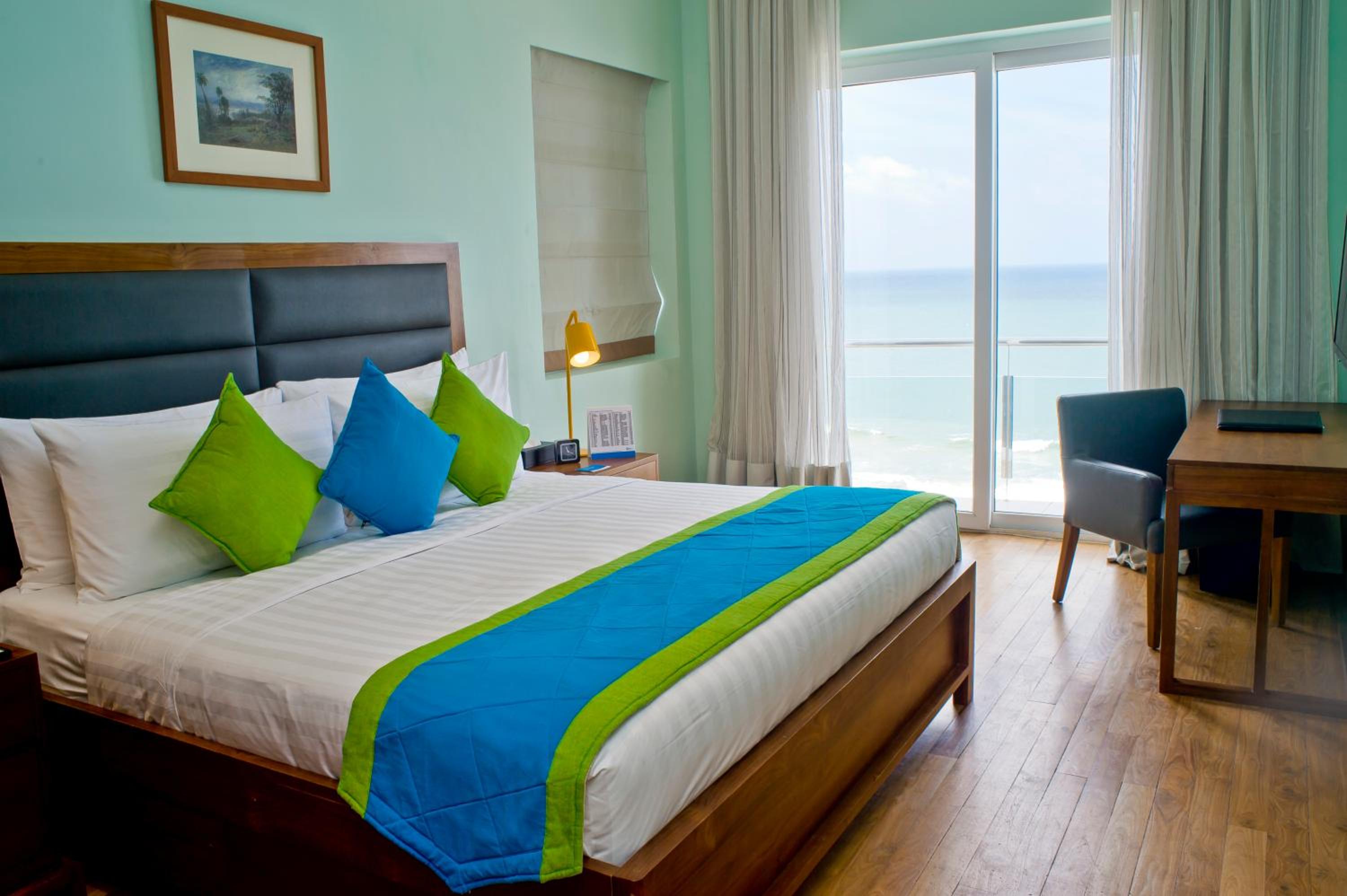 Panorama Suite with Ocean Front View - Photo 4