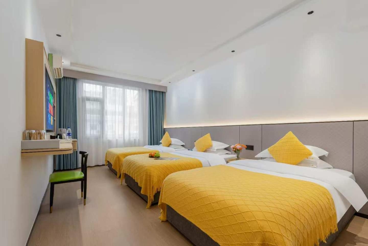 Triple Room with Private Bathroom photo 3