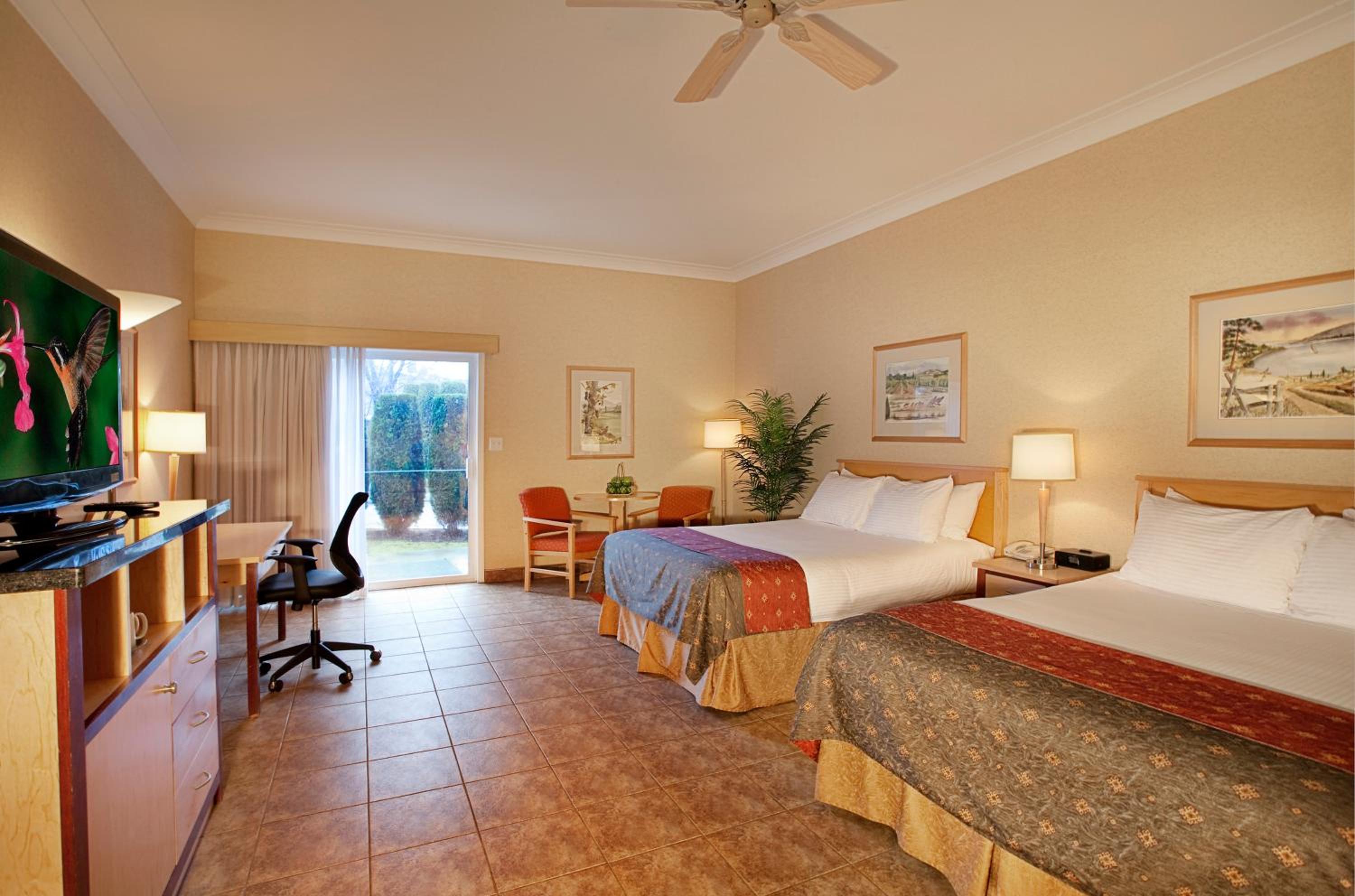 Deluxe Queen Room - Non-Smoking - Photo 2