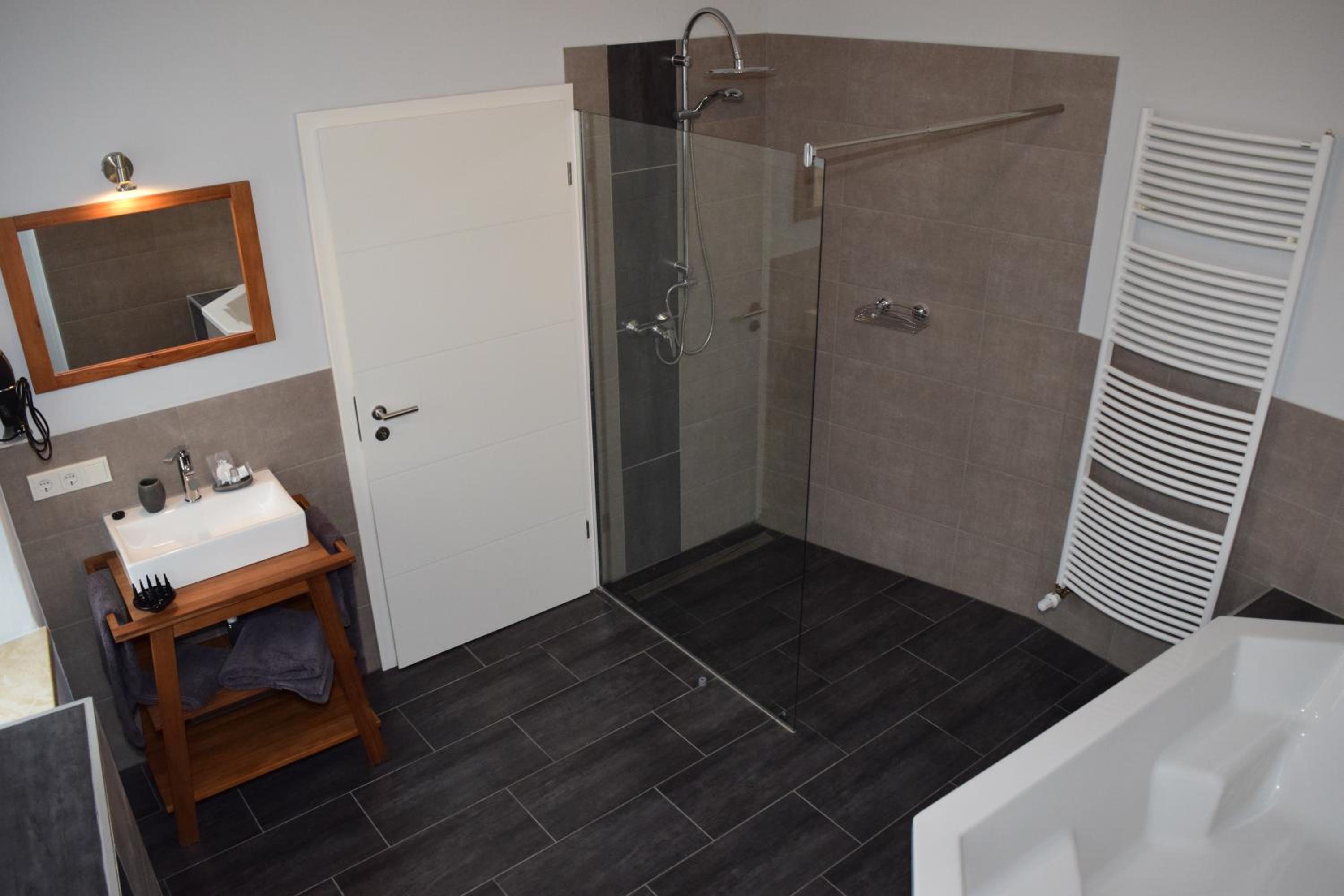 Deluxe Double Room with Bath photo 1